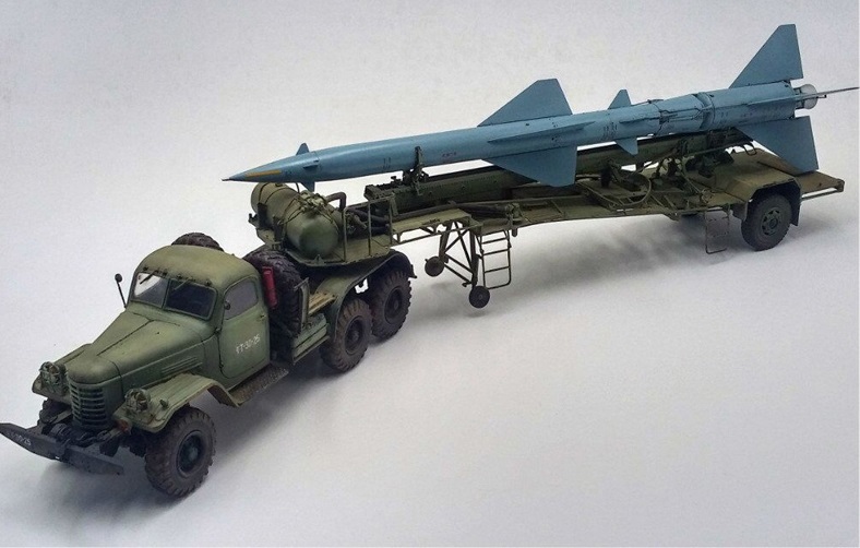 HQ-2 MISSILE ON TRANSPORT TRAILER (XANH) TRUMPETER