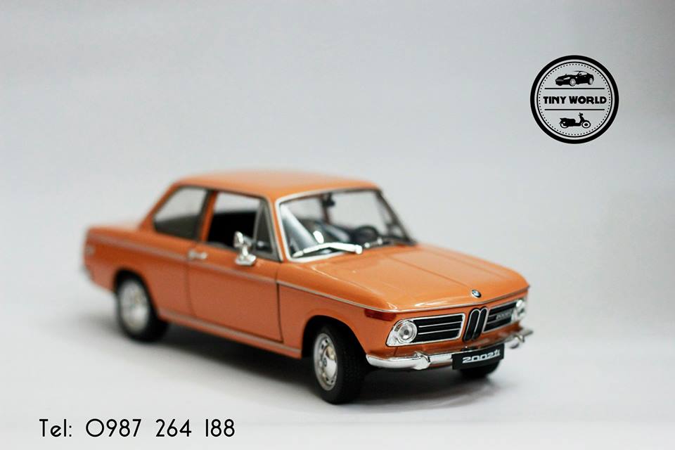 MÔ HÌNH Ô TÔ BMW 2002 Ti (CAM) 1:24 WELLY