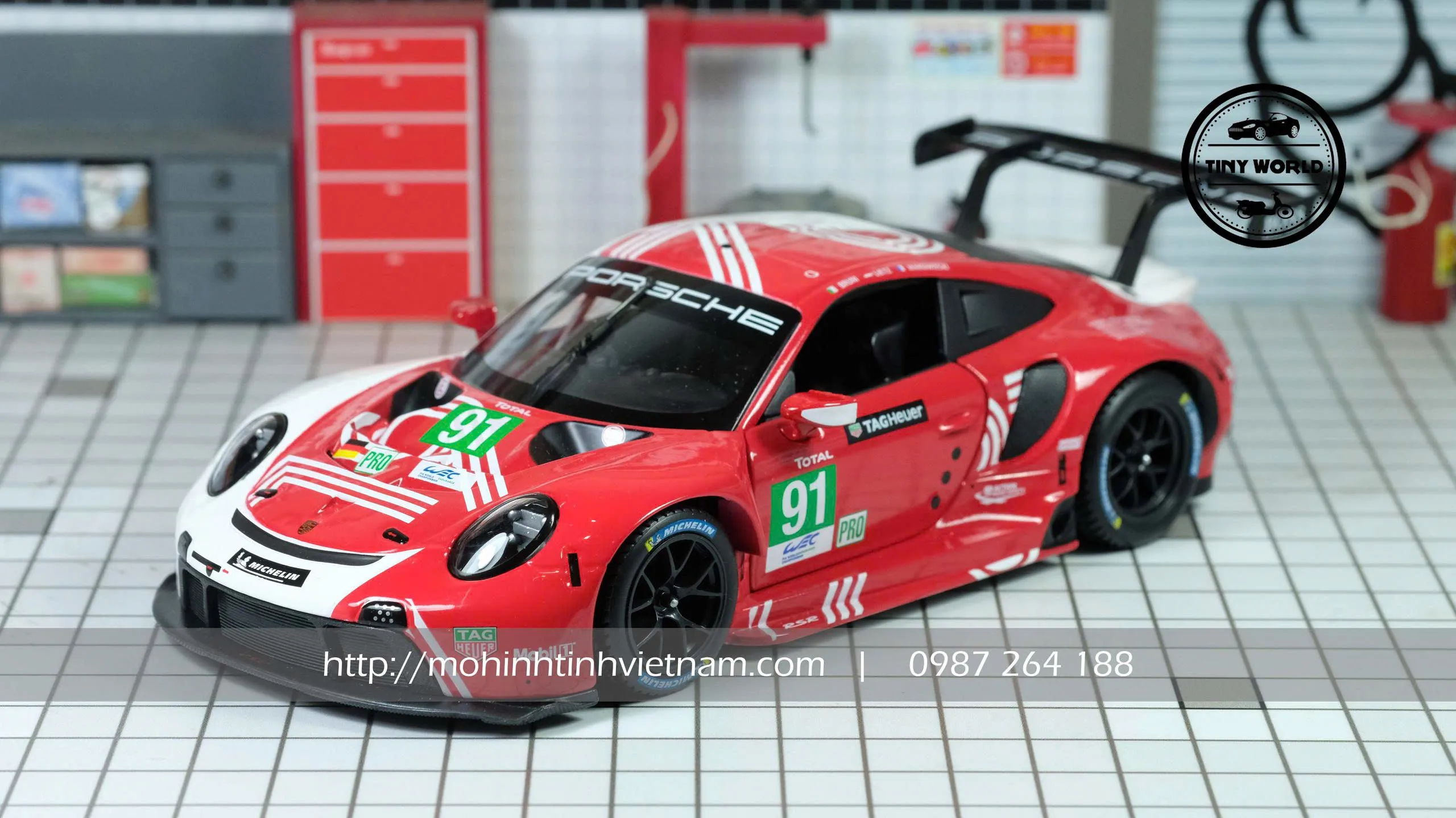MÔ HÌNH Ô TÔ PORSCHE 911 RSR (ĐỎ) 1:24 BBURAGO