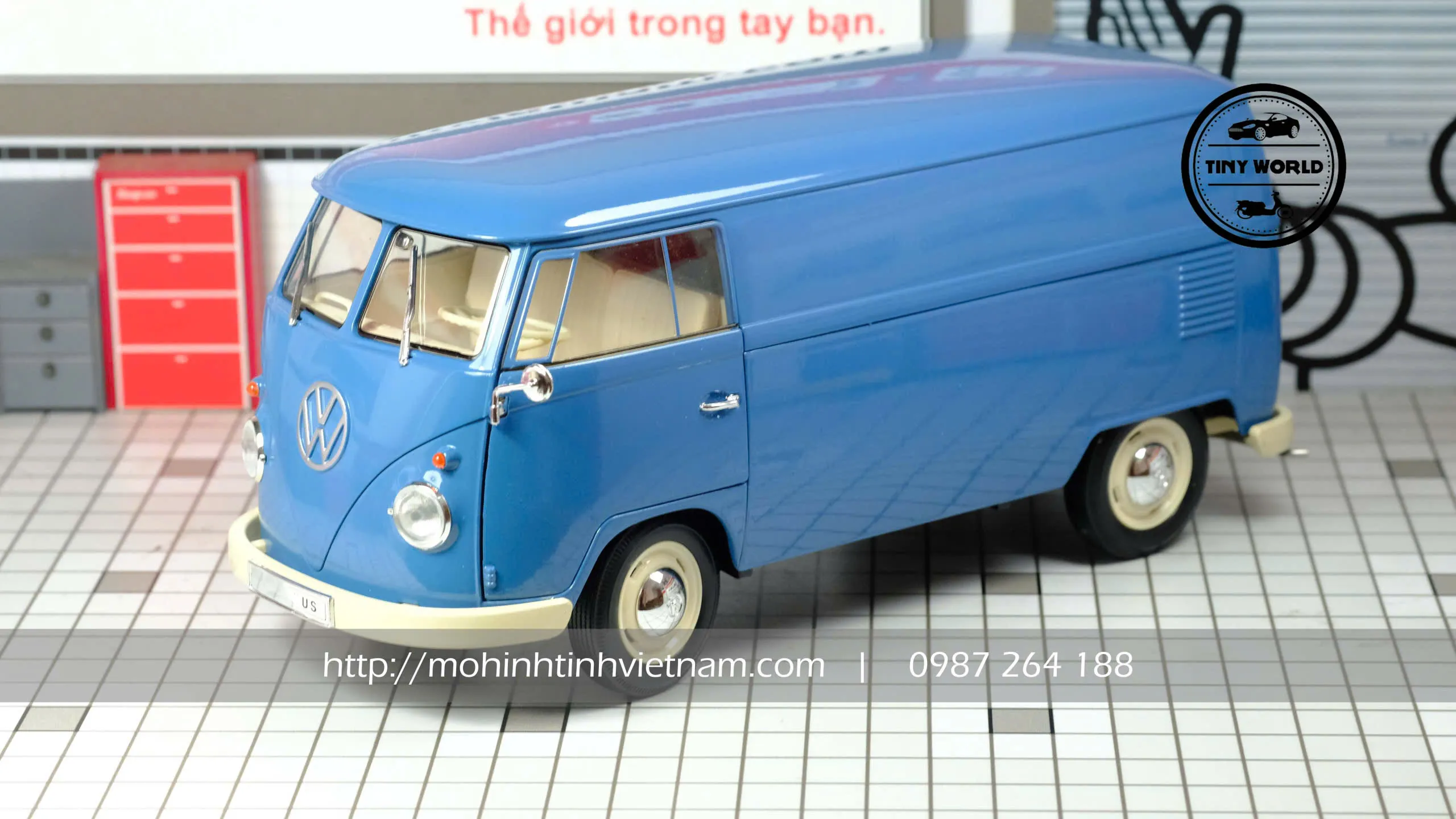 MÔ HÌNH Ô TÔ VOLKSWAGEN T1 BUS 1963 (XANH) 1:18 WELLY