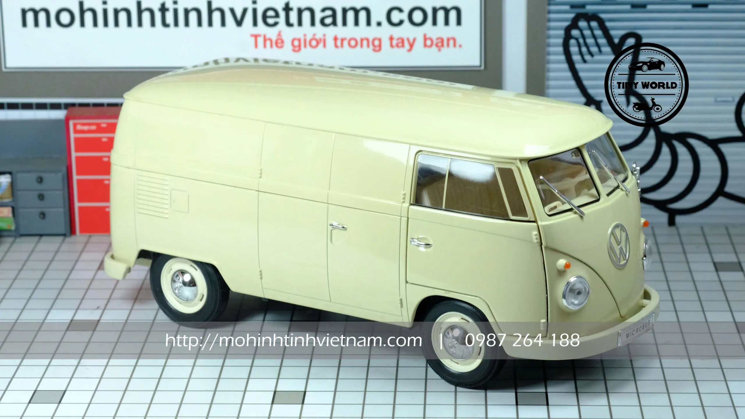 MÔ HÌNH Ô TÔ VOLKSWAGEN T1 BUS 1963 (TRẮNG SỮA) 1:18 WELLY