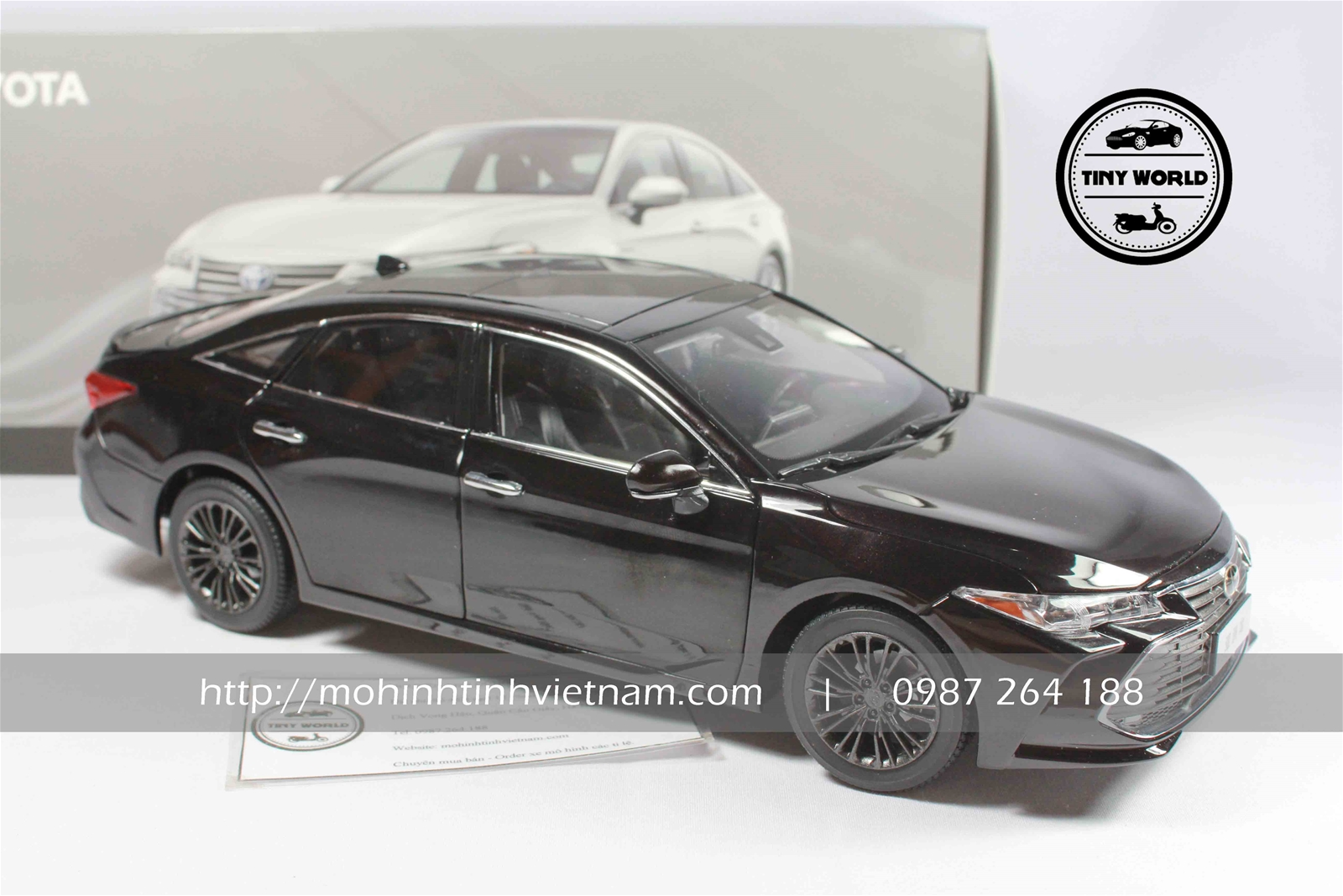 MÔ HÌNH Ô TÔ TOYOTA AVALON (ĐEN) 1:18 DEALER