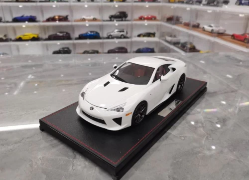 MÔ HÌNH Ô TÔ LEXUS LFA 2012 (TRẮNG) 1:18 WELL