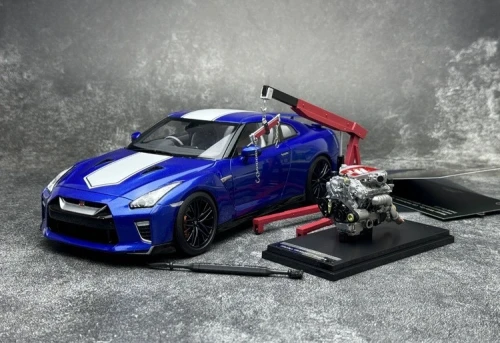 MÔ HÌNH Ô TÔ NISSAN GT-R (R35) 50TH ANNIVERSARY (XANH) 1:18 MOTORHELIX