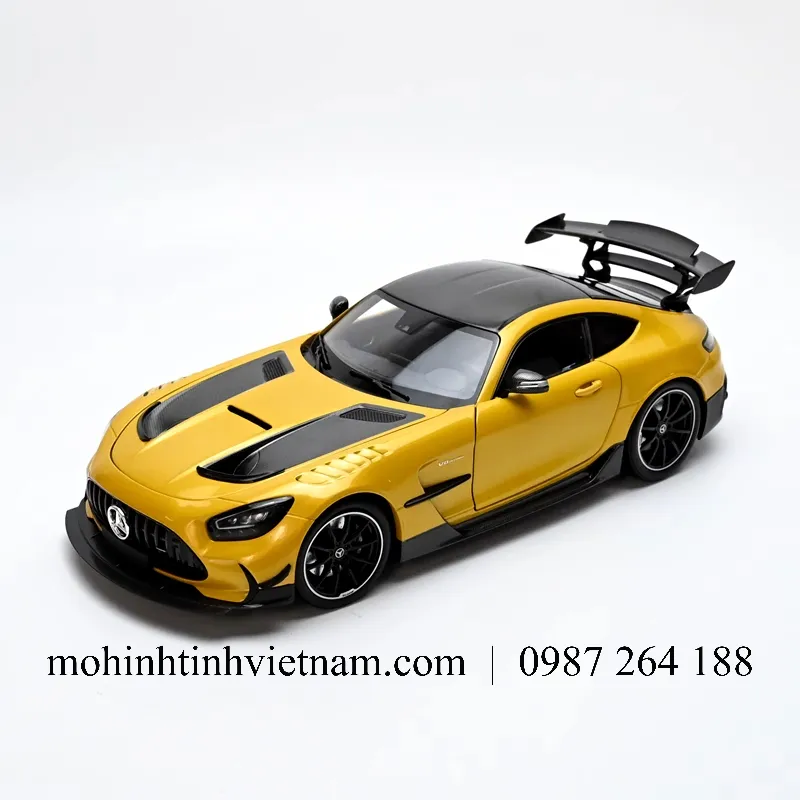 MÔ HÌNH Ô TÔ MERCEDES-BENZ AMG GT 2021 (VÀNG) 1:18 MINICHAMPS