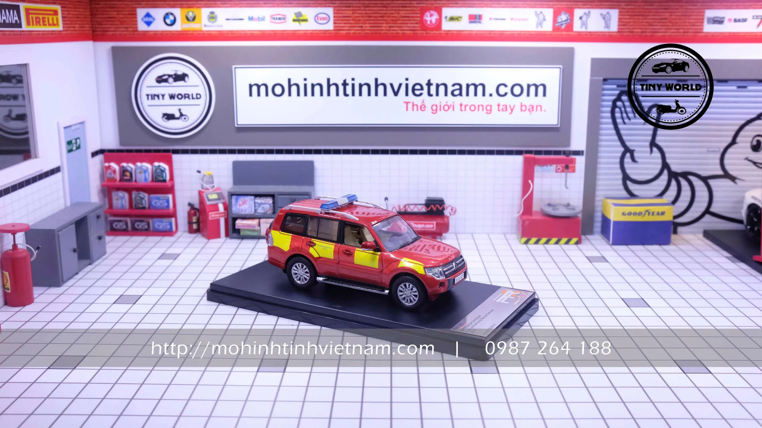 MÔ HÌNH Ô TÔ MITSUBISHI SHOGUN RHD (ĐỎ) 1:43 PREMIUM X