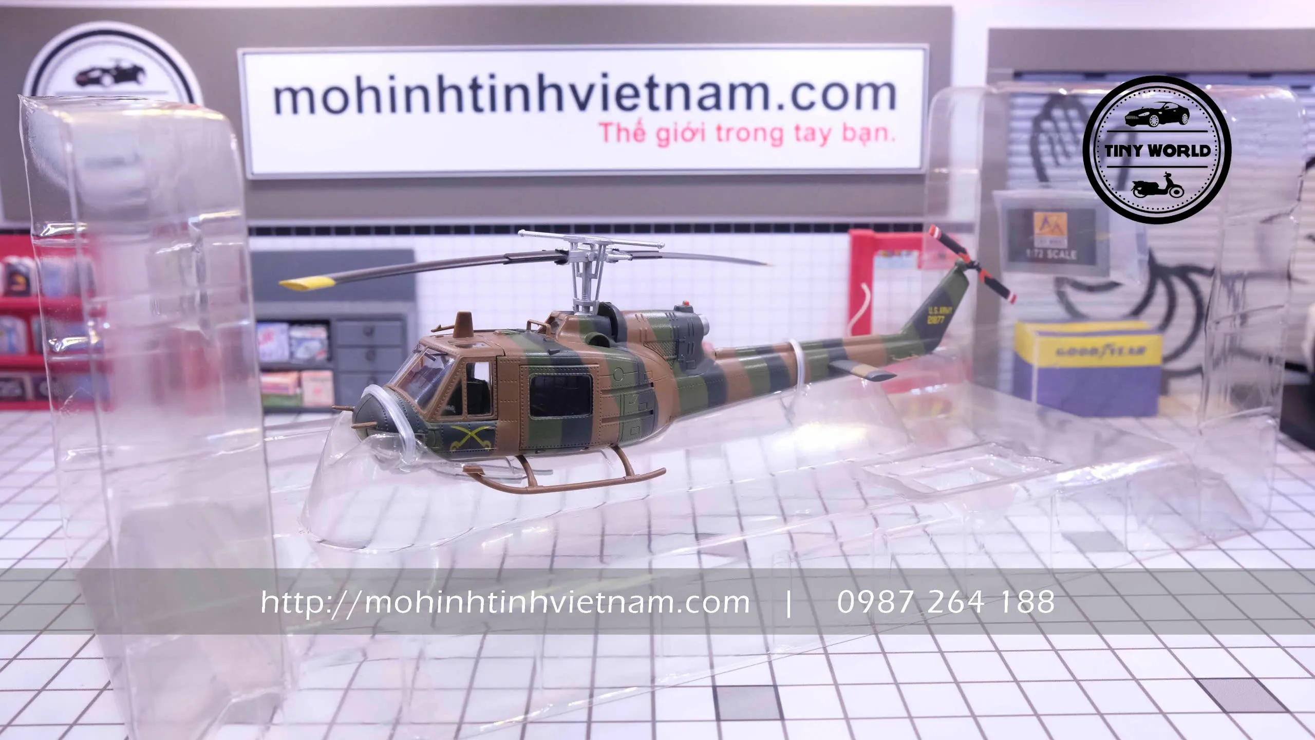 MÔ HÌNH MÁY BAY TRỰC THĂNG UH-1B HUEY (RẰN RI) 1:72 EASY MODEL