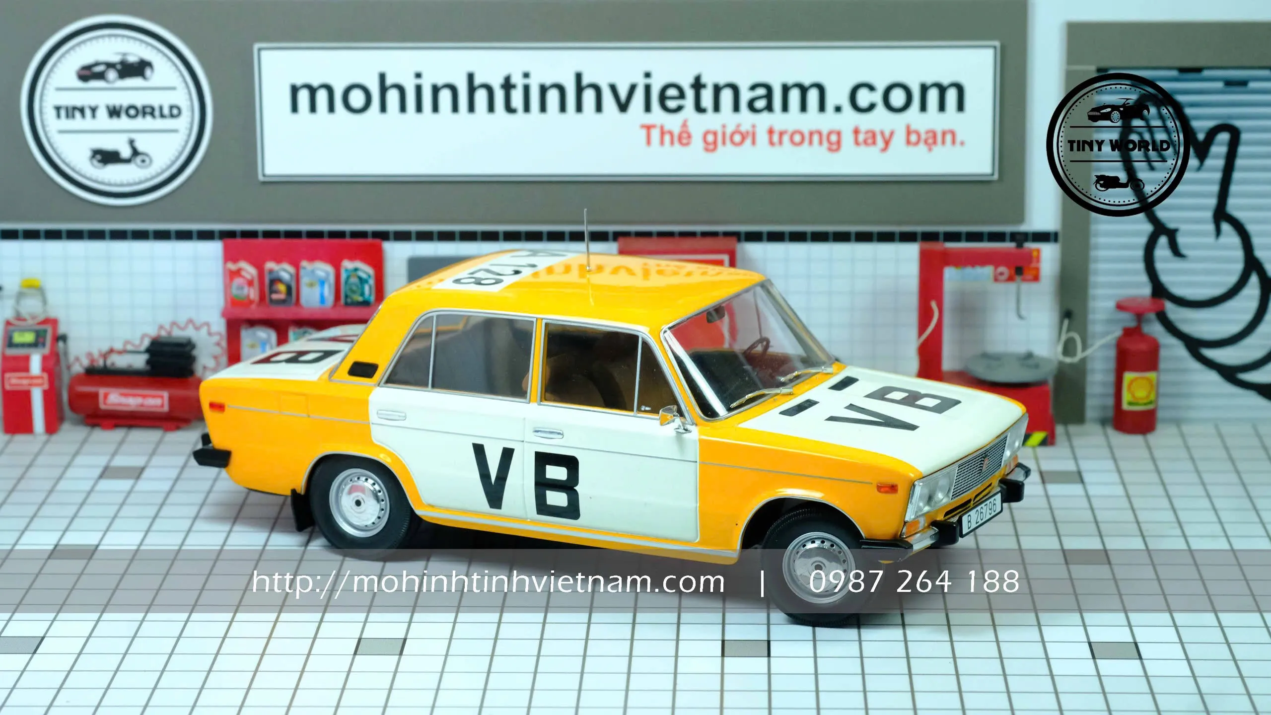 MÔ HÌNH Ô TÔ LADA 1600 (VÀNG) 1:18 TRIPLE 9