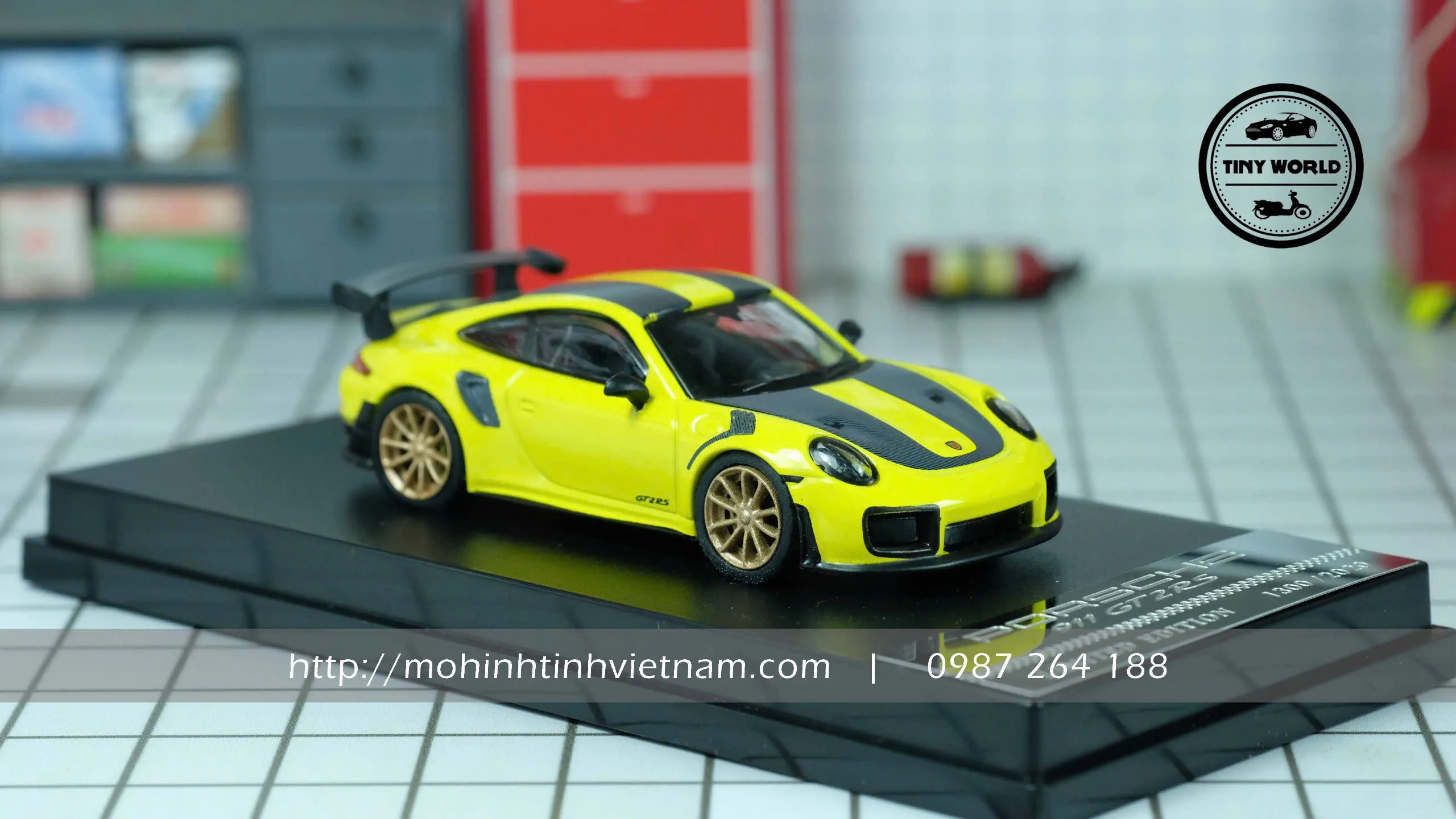 MÔ HÌNH Ô TÔ PORSCHE 911 GT2 RS (VÀNG) 1:64 DEALER