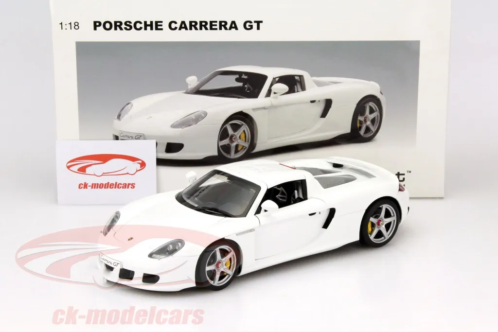 MÔ HÌNH Ô TÔ PORSCHE CARRERA GT (TRẮNG) 1:18 AUTOART