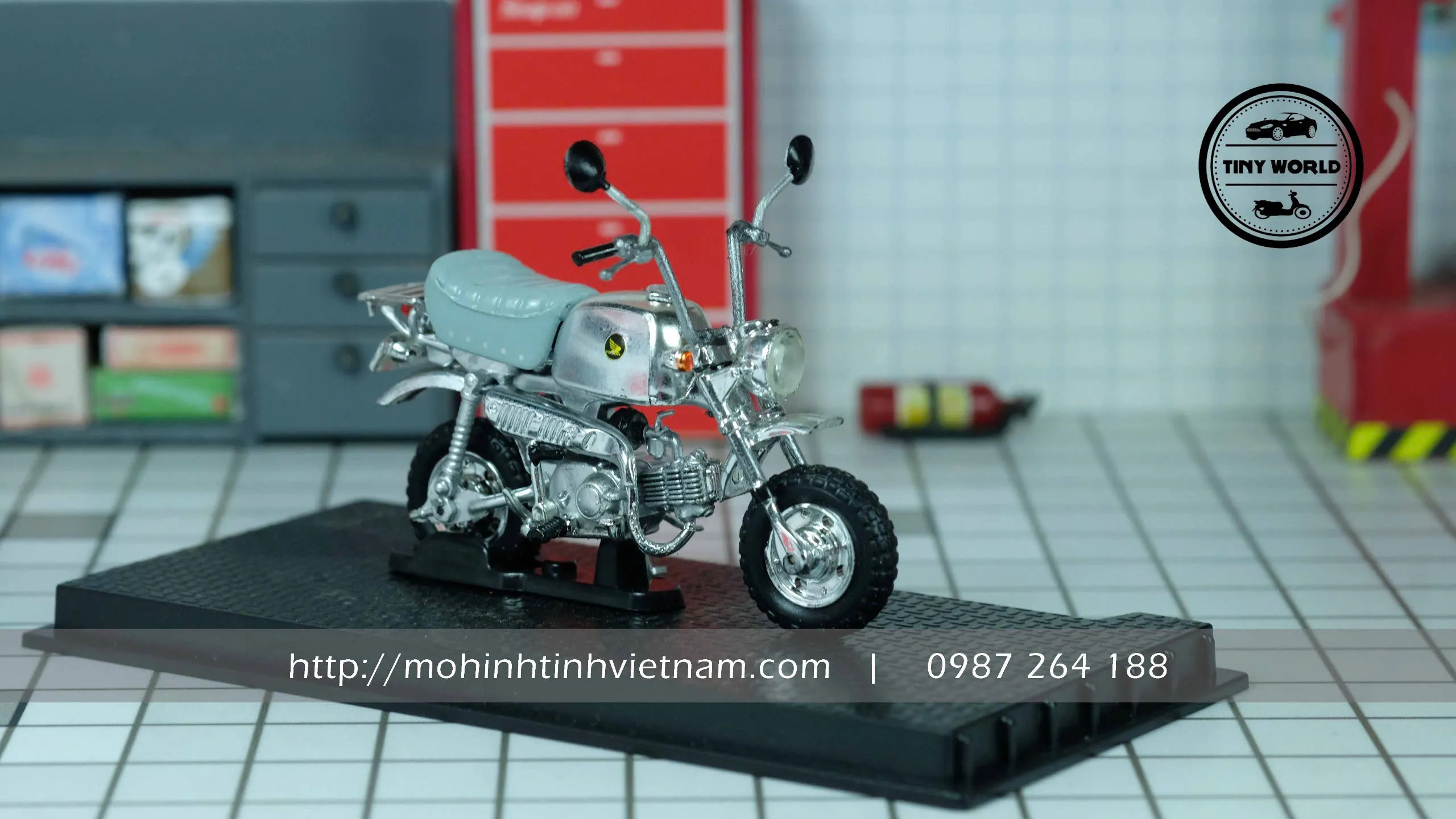 MÔ HÌNH XE MÁY HONDA GORILLA SPRING COLLECTION 1999 (BẠC) 1:24 MOTORCYCLE MODEL