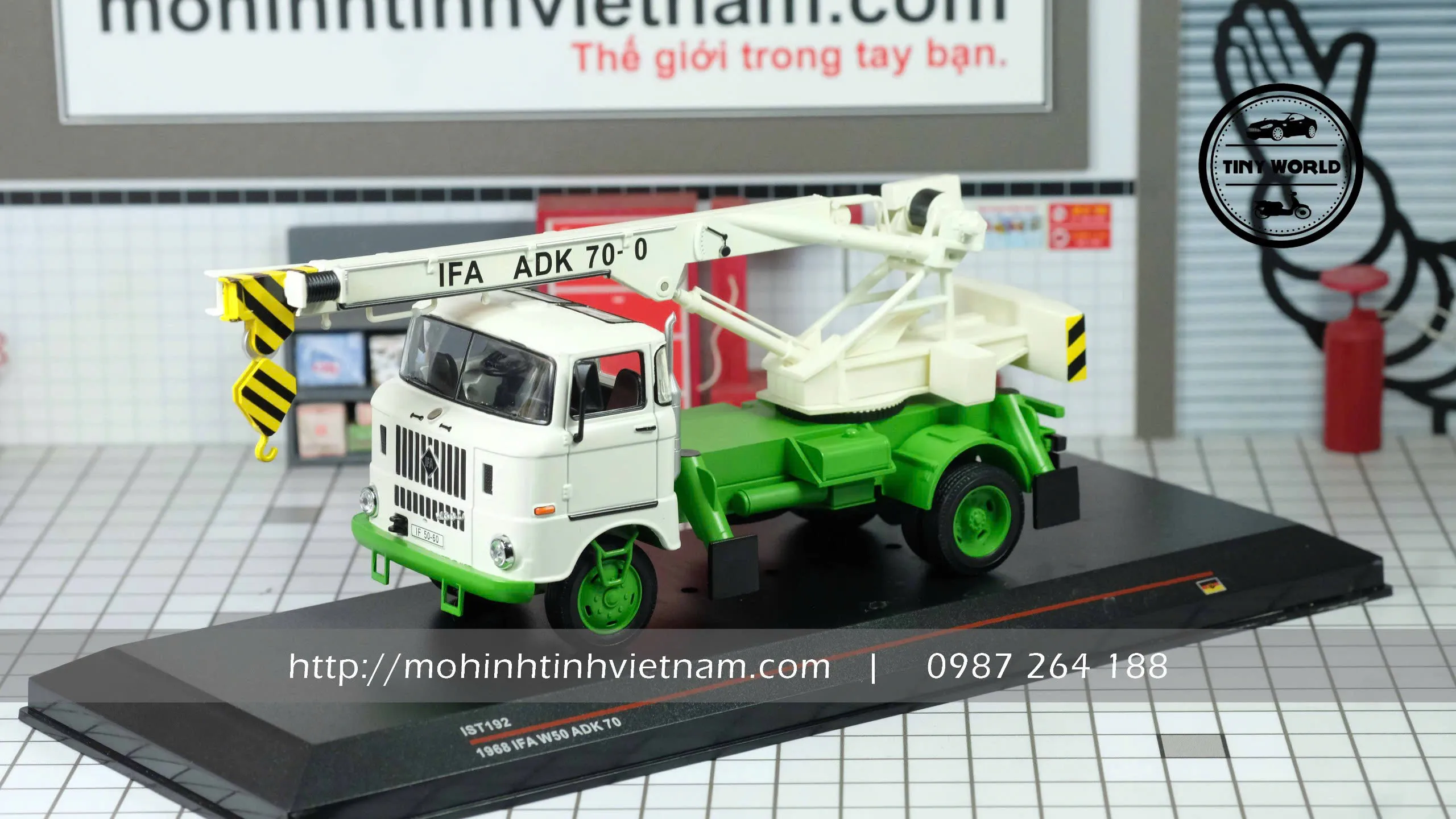 MÔ HÌNH Ô TÔ IFA W50 ADK 70 1968 (TRẮNG) 1:43 DEALER