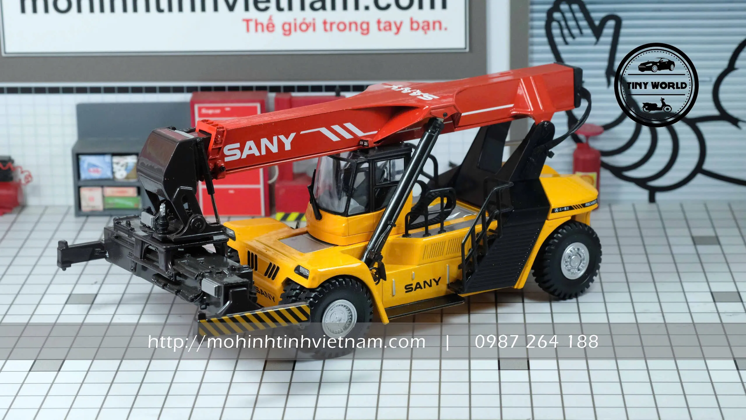 MÔ HÌNH XE GẮP CONT SANY HEAVY INDUSTRY (VÀNG) 1:50 DEALER