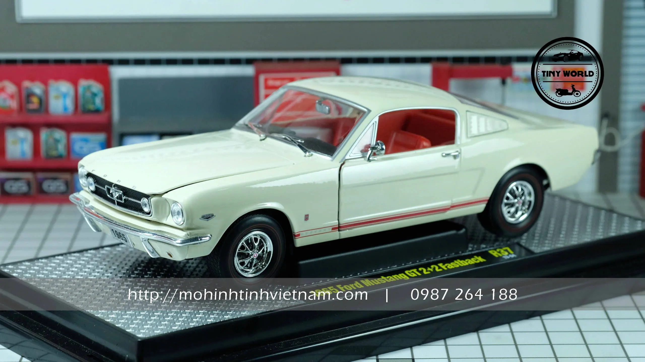MÔ HÌNH Ô TÔ FORD MUSTANG 2+2 GT FASTBACK 1965 (TRẮNG) 1:24 M2