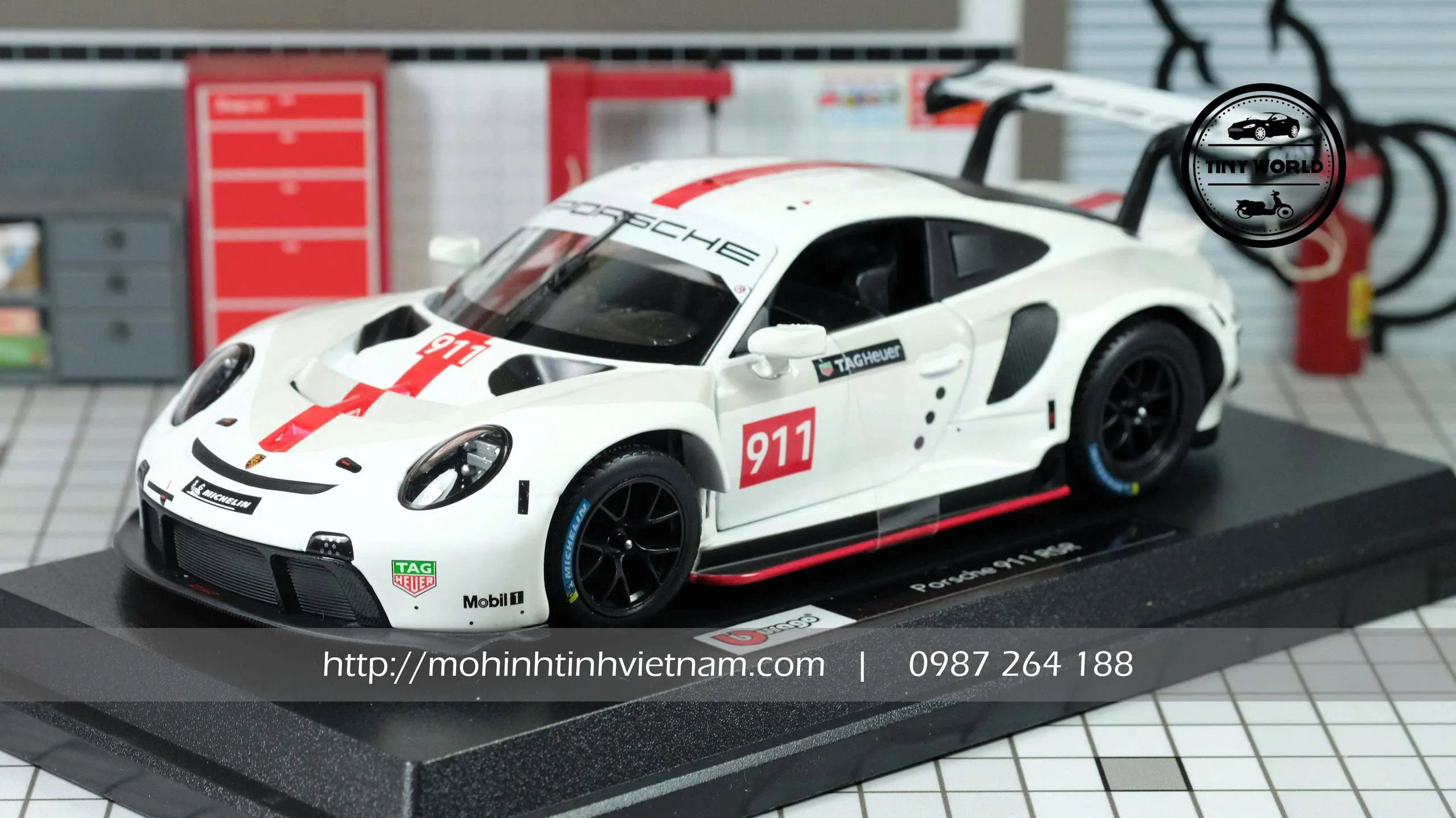 MÔ HÌNH Ô TÔ PORSCHE 911 RSR (TRẮNG) 1:24 BBURAGO