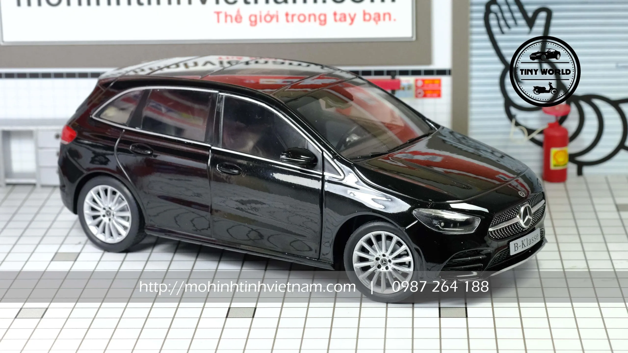 MÔ HÌNH Ô TÔ MERCEDES BENZ B-CLASS 2018 (ĐEN) 1:18 DEALER