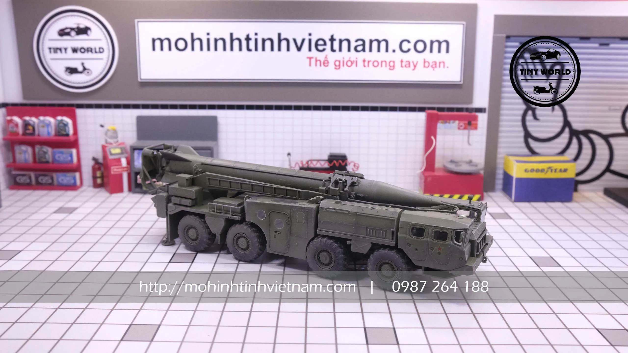MÔ HÌNH XE TẢI CHỞ TÊN LỬA SCUD MA7304 (XANH) ARTISAN
