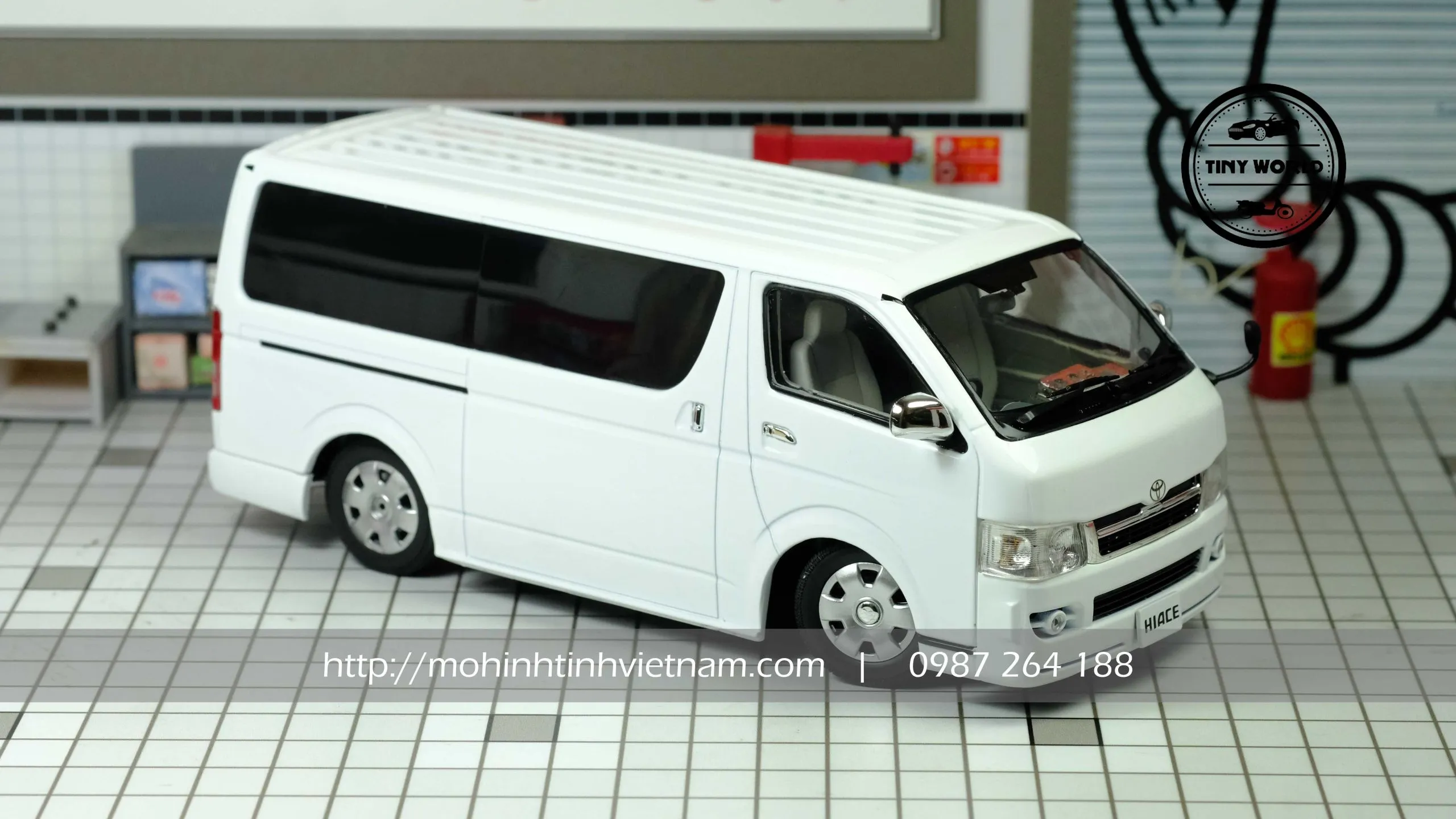 MÔ HÌNH Ô TÔ TOYOTA HIACE SUPER GL (TRẮNG) 1:24 SUNSTAR