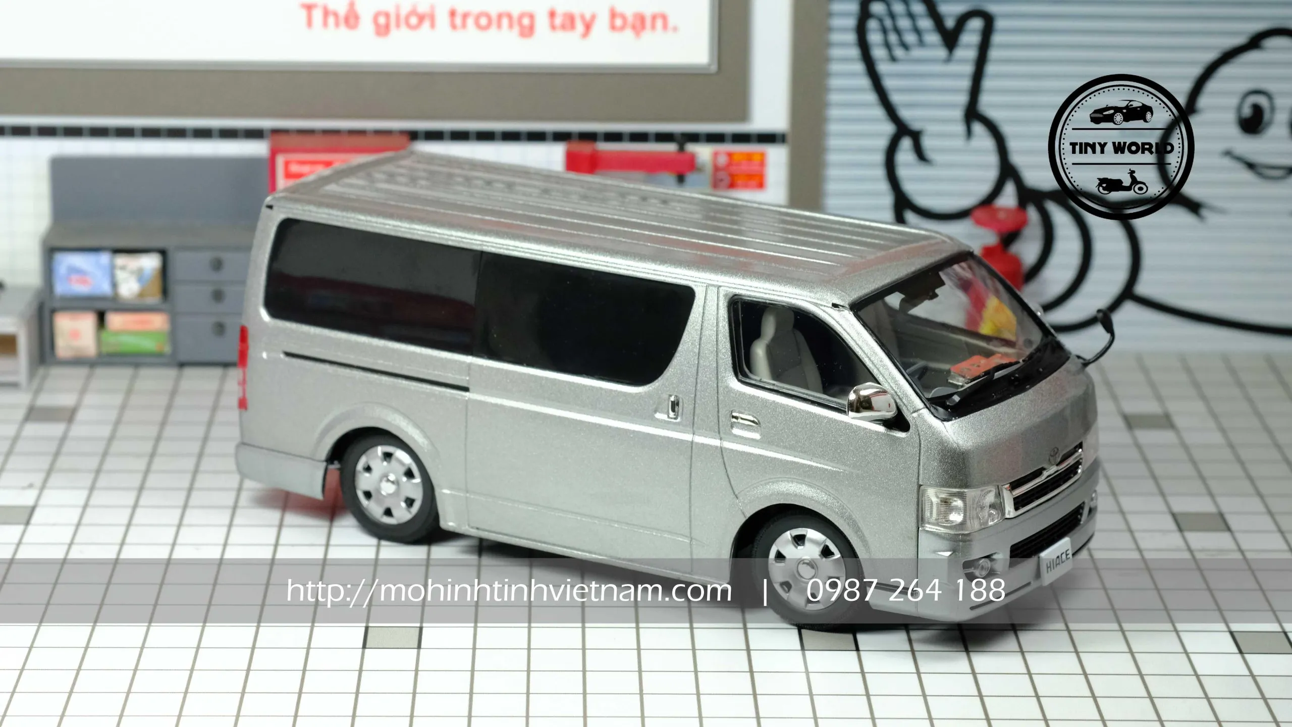 MÔ HÌNH Ô TÔ TOYOTA HIACE SUPER GL (BẠC) 1:24 SUNSTAR