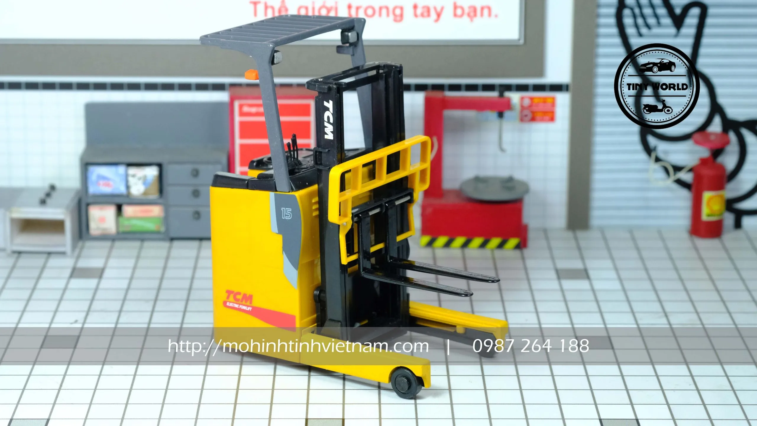 MÔ HÌNH XE NÂNG ĐIỆN FRB-VIII (VÀNG) 1:20 TCM