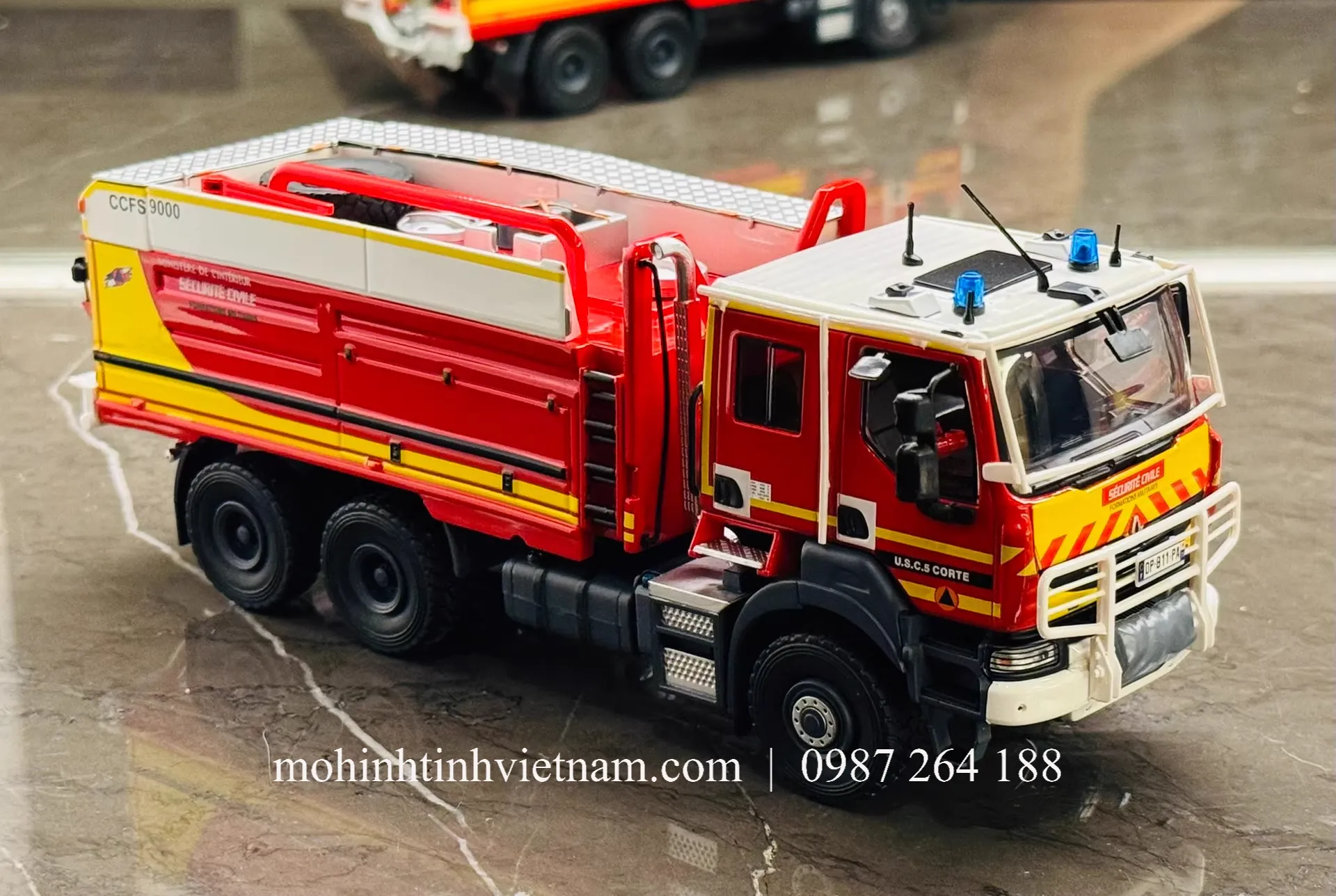 MÔ HÌNH XE CỨU HỎA RENAULT KERAX CCFS 9000 SIDES (ĐỎ) 1:43 ELIGOR