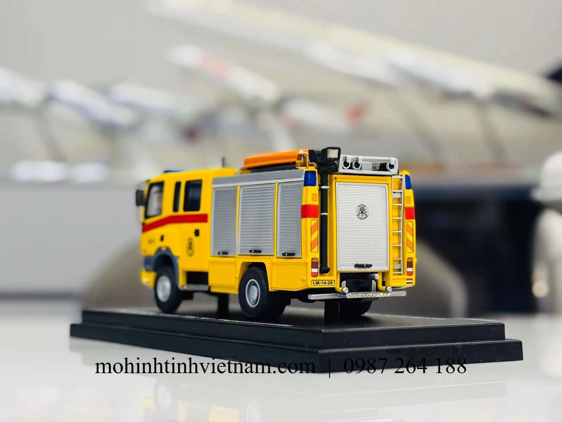 o1_c_n01n_zt_c_q32_l_u_mv9f_g5w_s_!!4611686018427386735-0-fleamarket.jpg__q90.jpg_.jpg-large