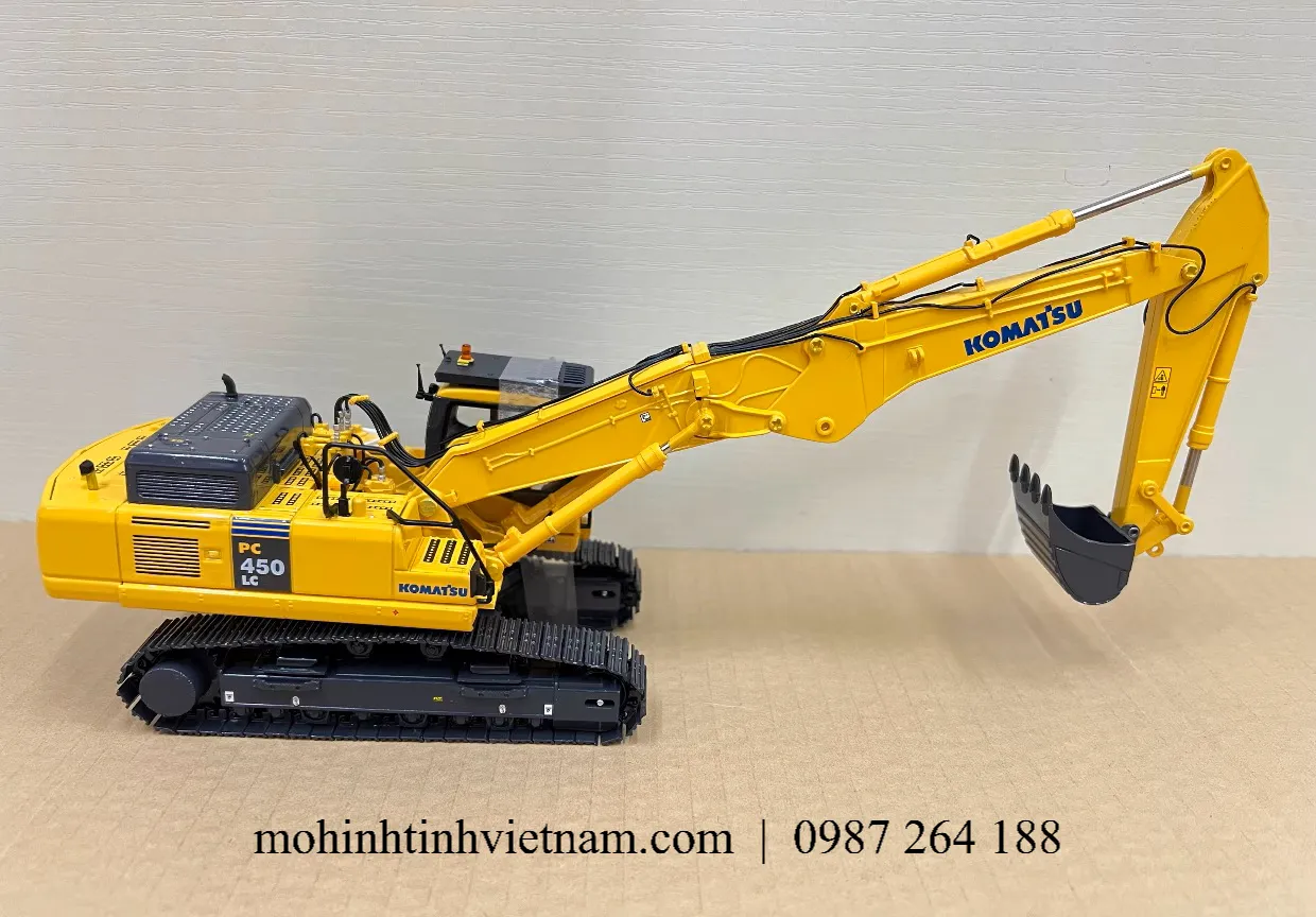 MÔ HÌNH MÁY XÚC KOMATSU PC450LC-7 (VÀNG) 1:50 DIE-CAST MODEL
