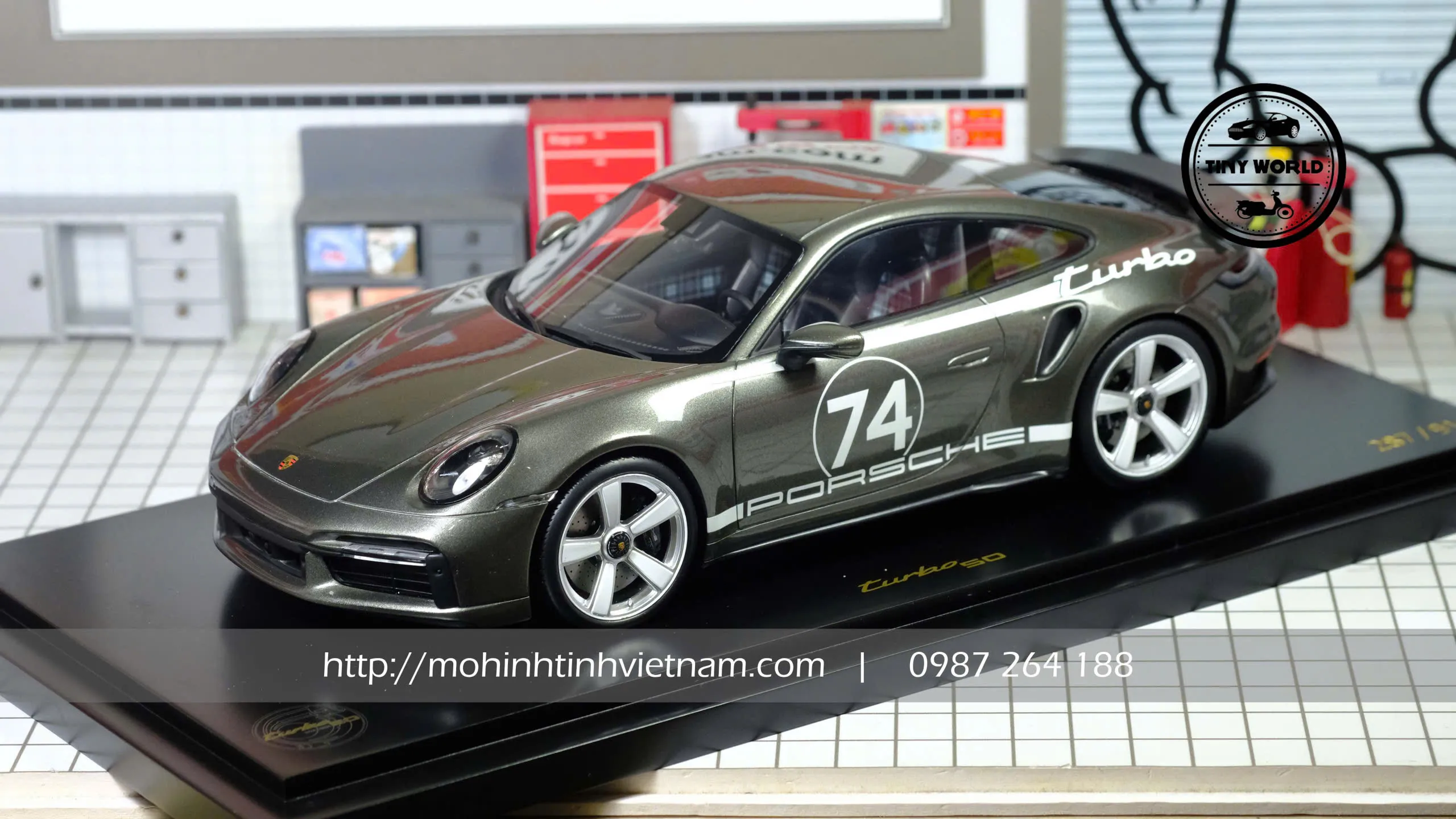 MÔ HÌNH Ô TÔ PORSCHE 911 (992) TURBO S HERITAGE DESIGN PAKET "50 JAHRE" #74 (XÁM) 1:18 SPARK