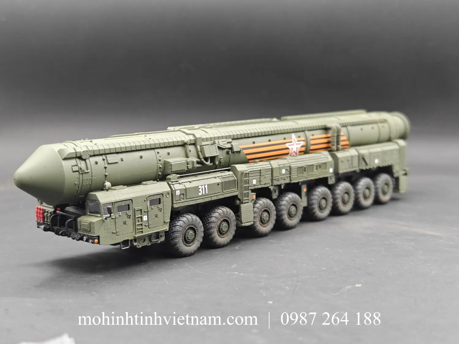 MÔ HÌNH TÊN LỬA ĐẠN ĐẠO LIÊN LỤC ĐỊA TOPOL-M (XANH) 1:72