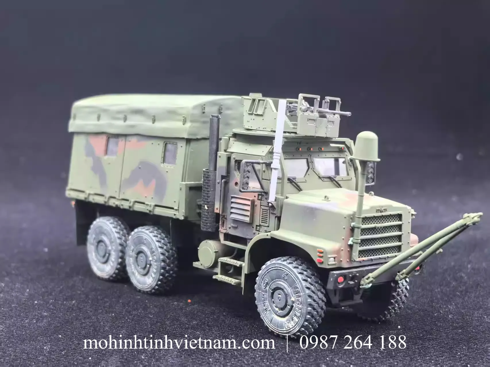 MÔ HÌNH XE BỌC THÉP VẬN TẢI MTVR (XANH) 1:72