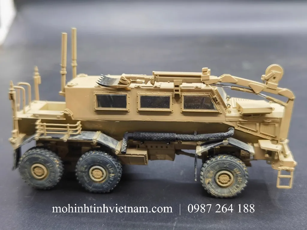 MÔ HÌNH XE CHỞ MÌN BUFFALO (VÀNG) 1:72