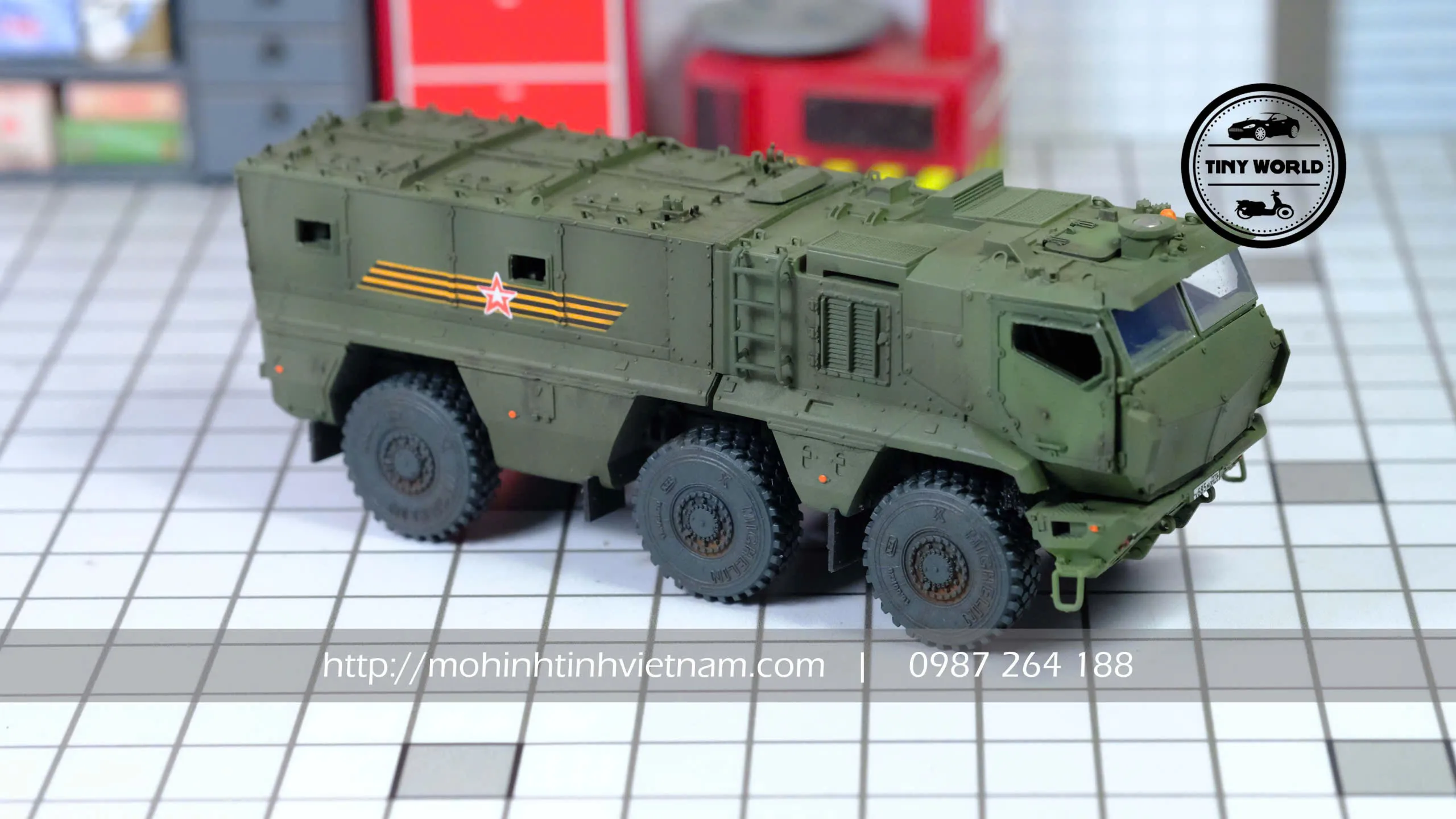 MÔ HÌNH XE BỌC THÉP VẬN TẢI TYPHOON-K (XANH) 1:72
