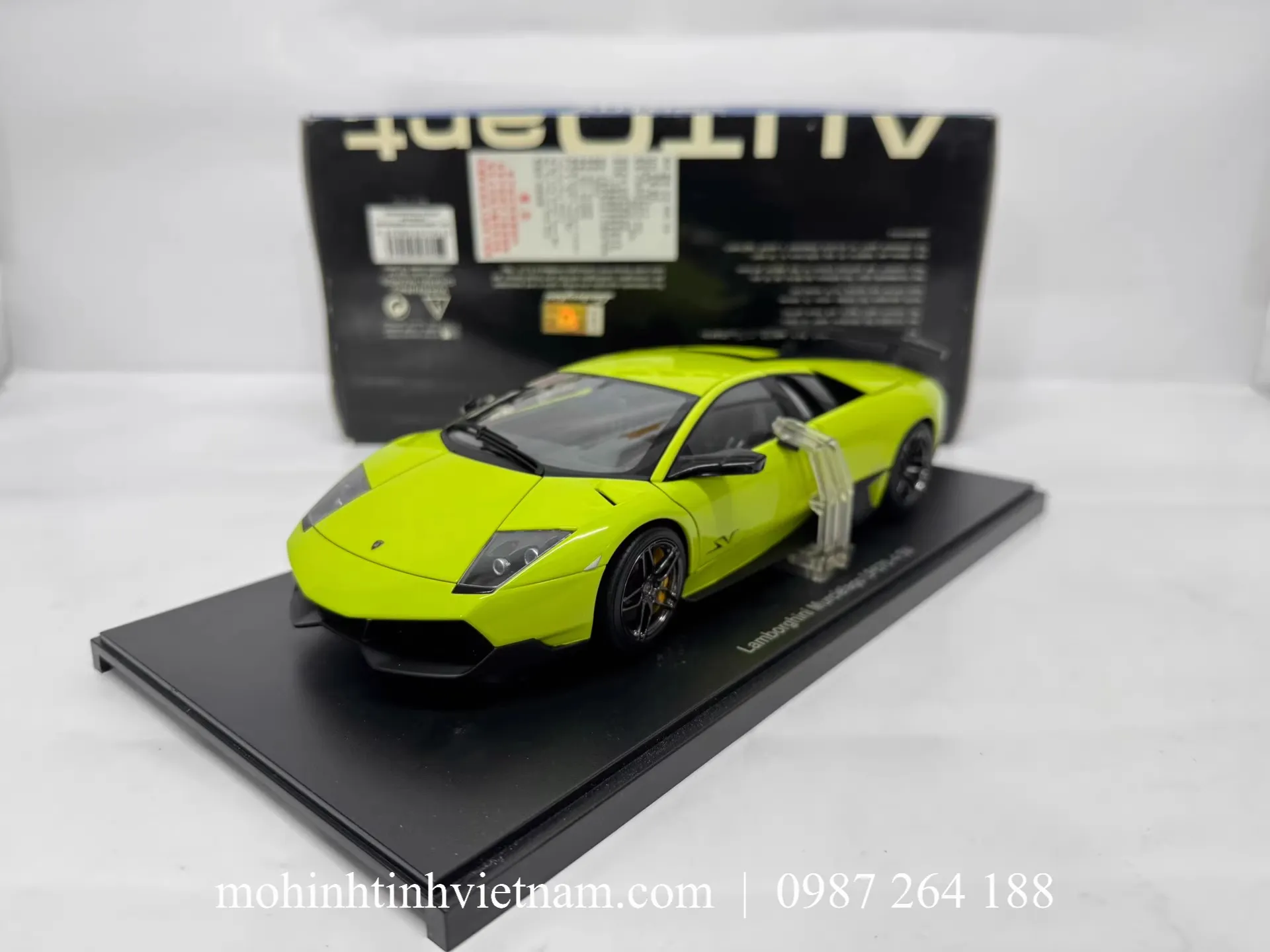 MÔ HÌNH Ô TÔ LAMBORGHINI MURCIELAGO LP670-4 SV (XANH) 1:18 AUTOART