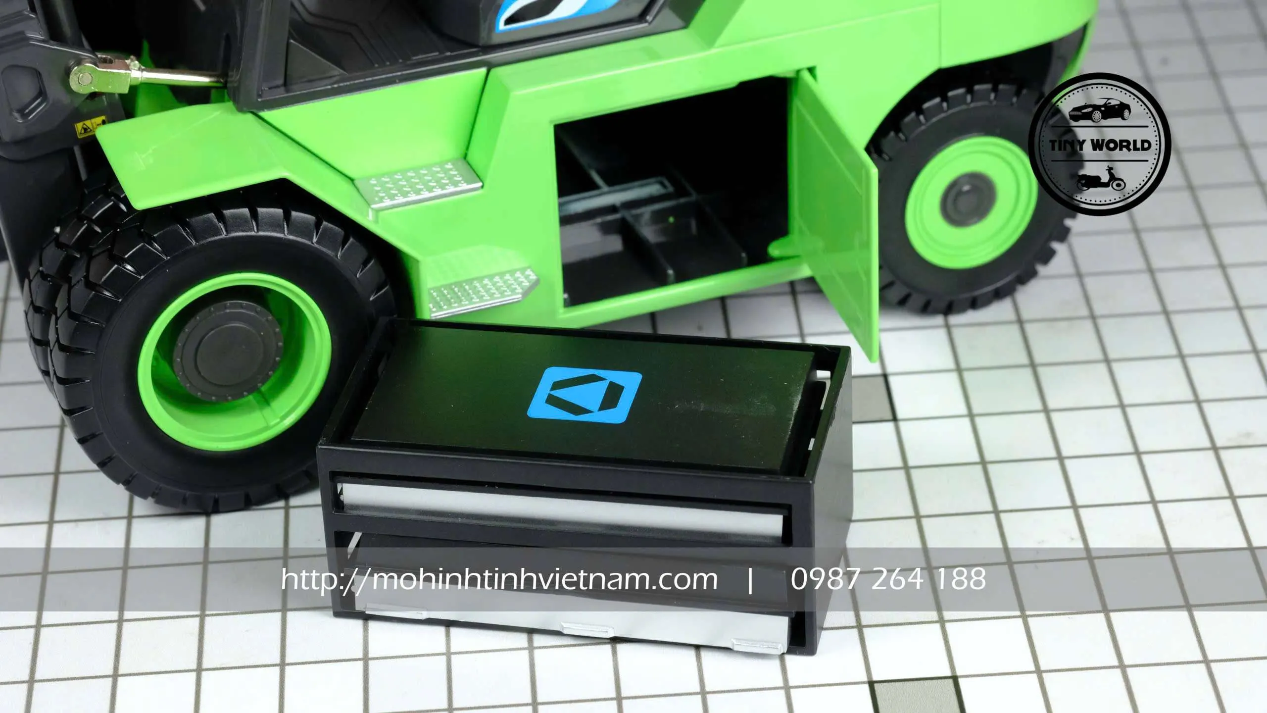 z7239480418466_607b9effc76d47fc9d2f559f72fd99cd.jpg-large