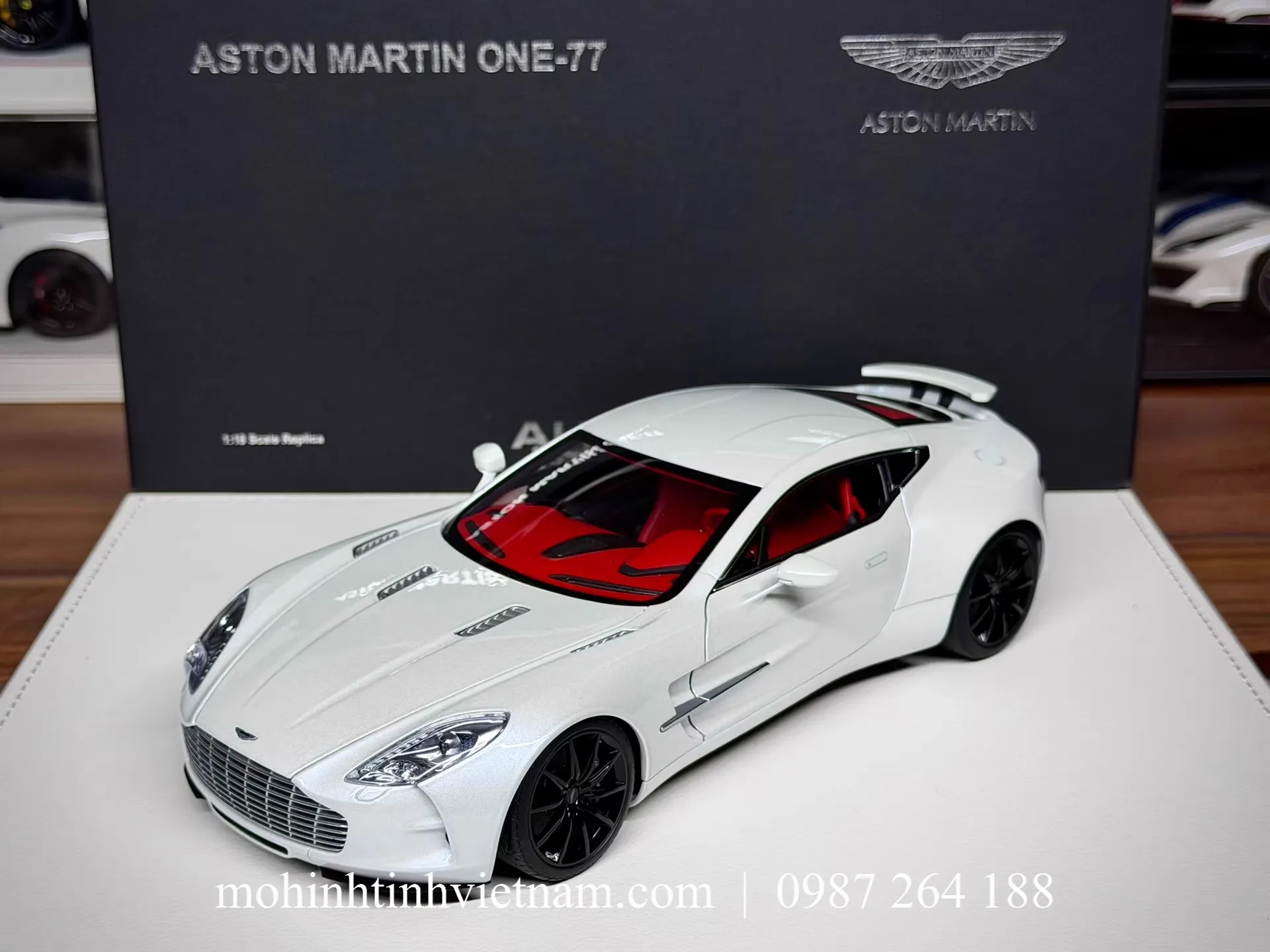 MÔ HÌNH Ô TÔ ASTON MARTIN ONE-77 (TRẮNG) 1:18 AUTOART