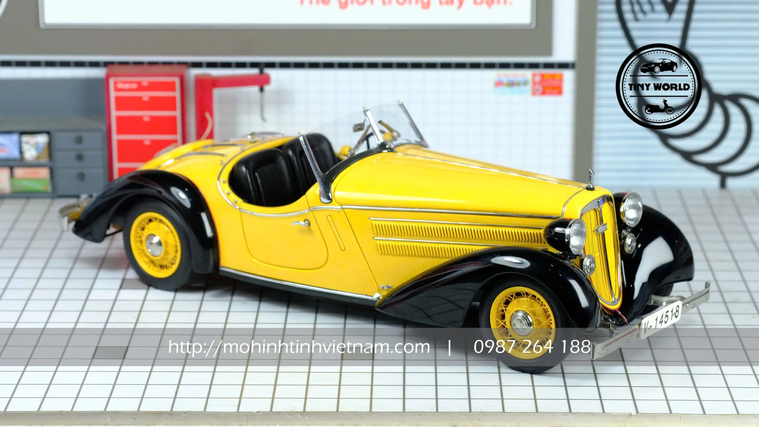MÔ HÌNH Ô TÔ AUDI 225 ROADSTER (VÀNG) 1:18 CMC