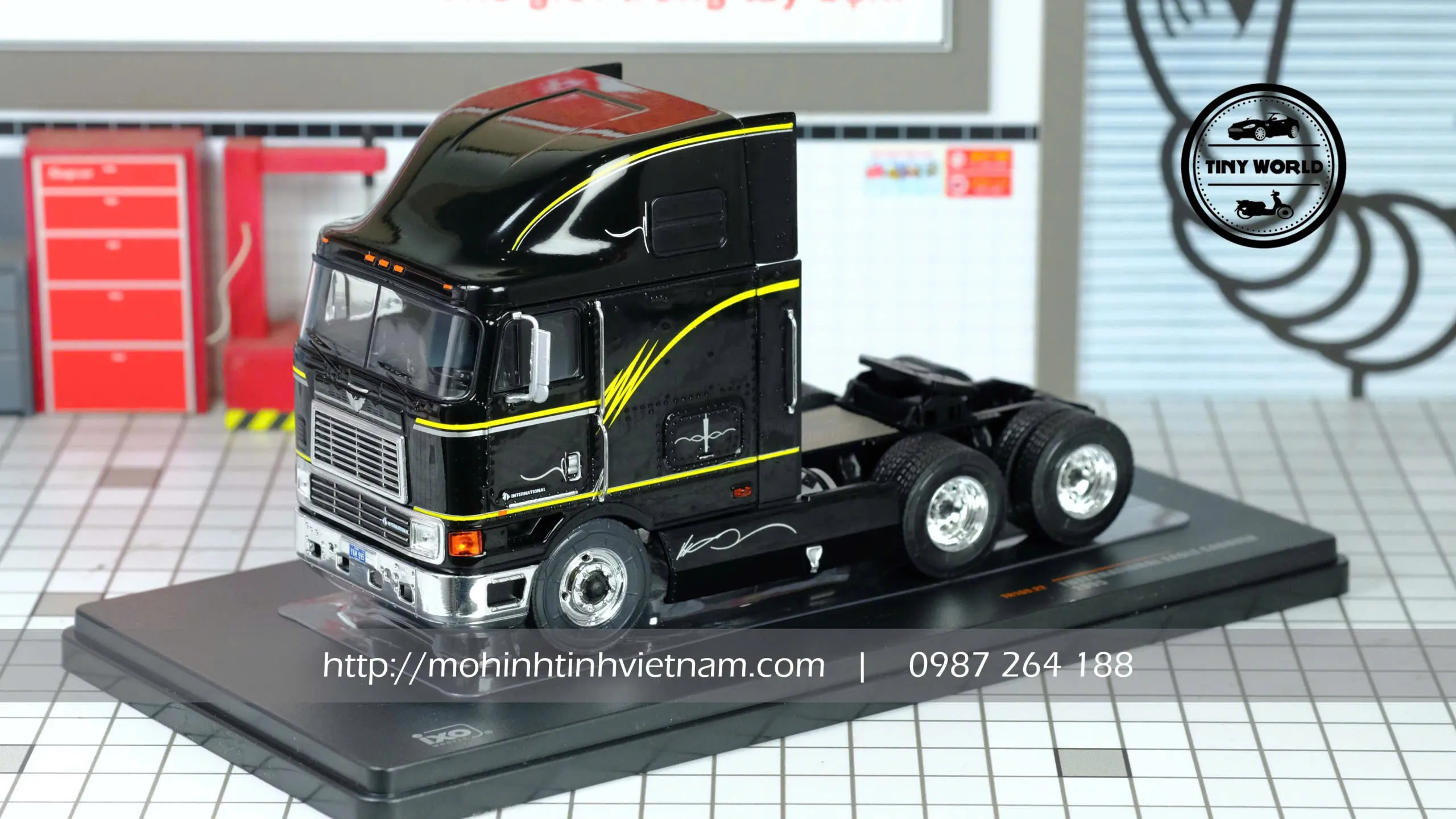MÔ HÌNH Ô TÔ INTERNATIONAL EAGLE CABOVER 1995 (ĐEN) 1:43 IXO