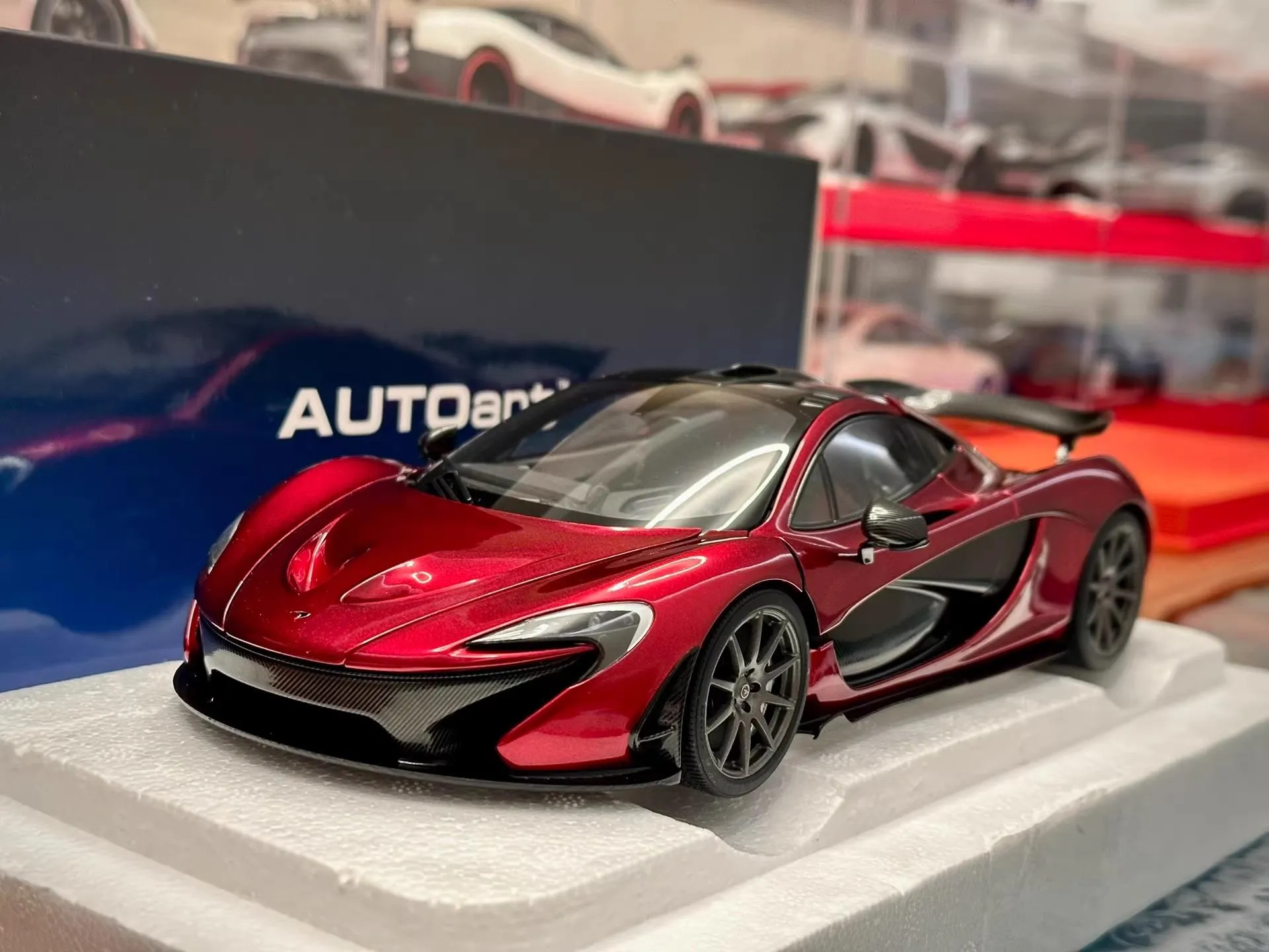 MÔ HÌNH Ô TÔ MCLAREN P1 (ĐỎ) 1:18 AUTOART