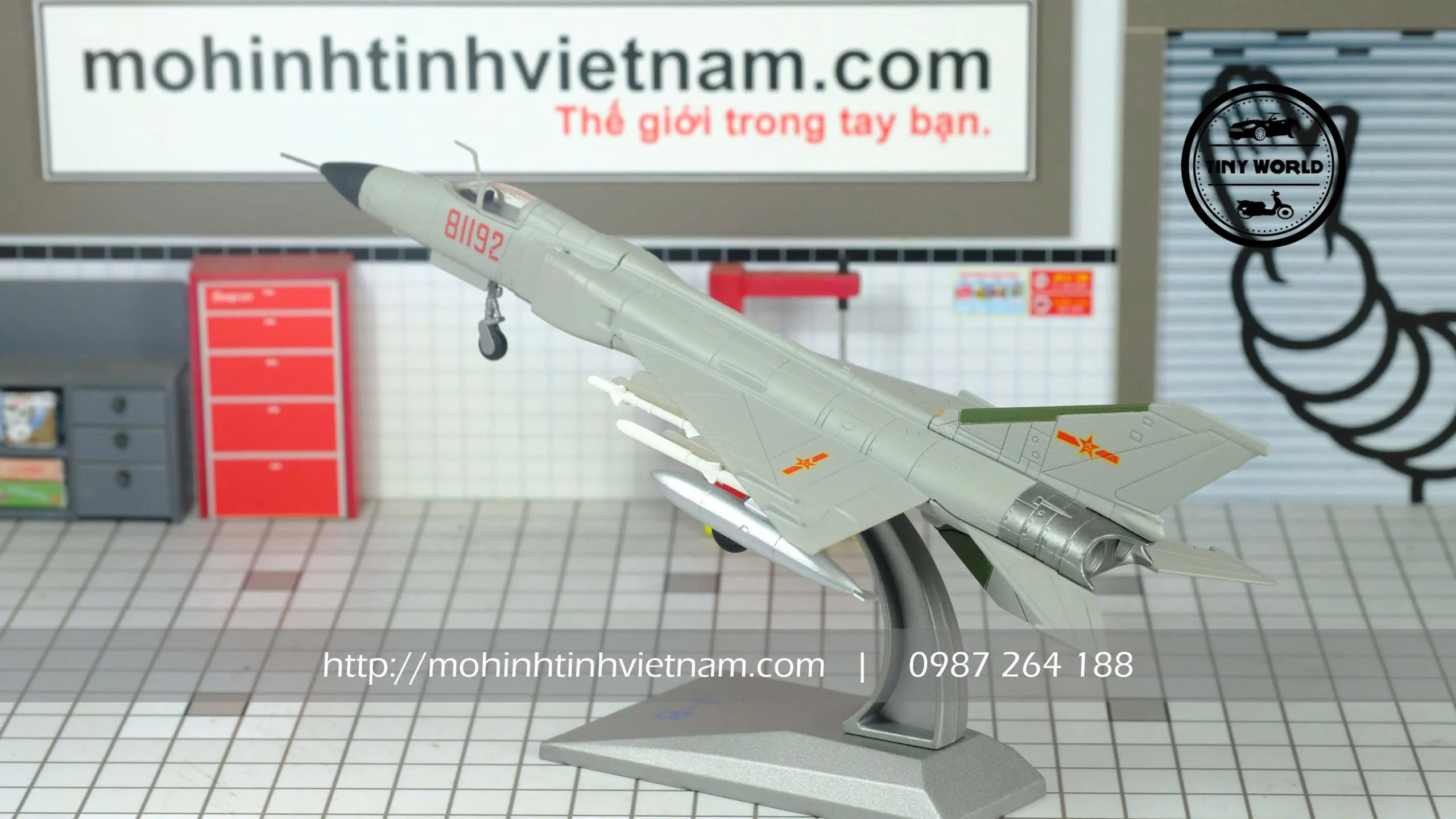 MÔ HÌNH MÁY BAY CHIẾN ĐẤU J-8 (GHI) 1:100 AMER