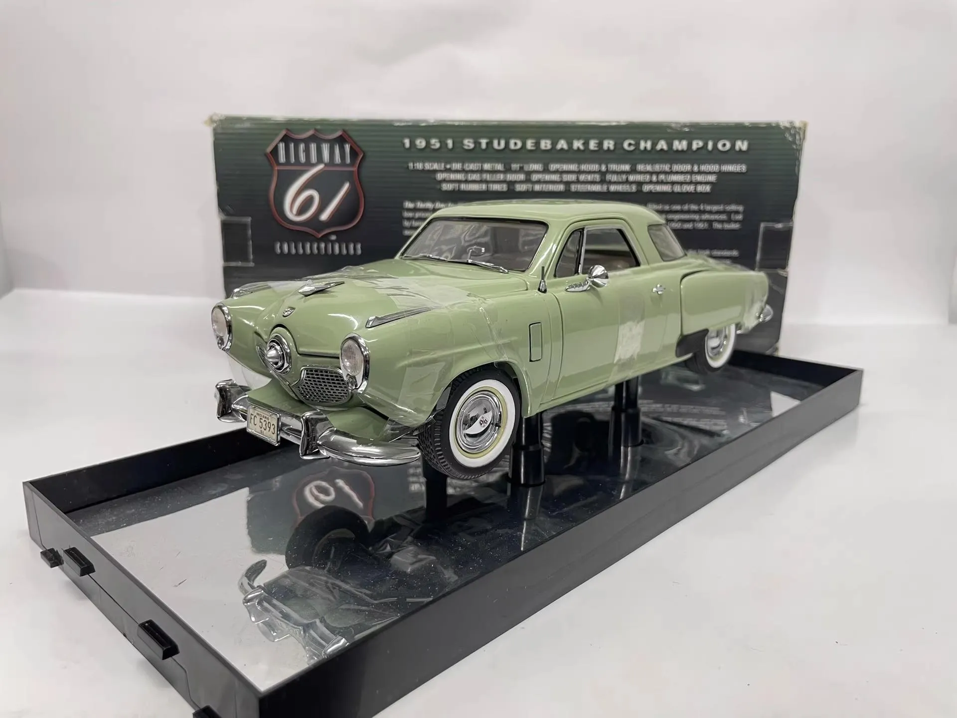 MÔ HÌNH Ô TÔ STUDEBAKER CHAMPION 1951 (XANH) 1:18 HIGHWAY61