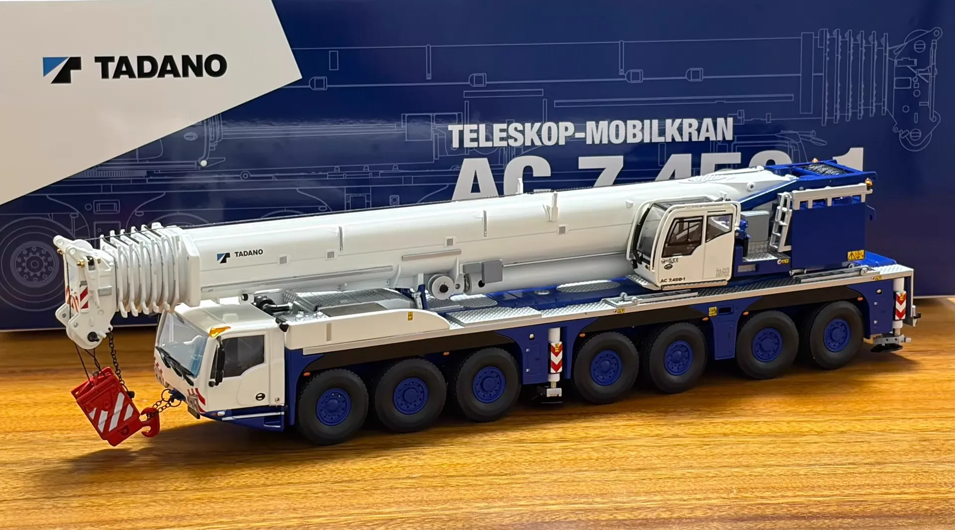 MÔ HÌNH XE CẨU TADANO AC450 (TRẮNG) 1:50 IMC MODELS