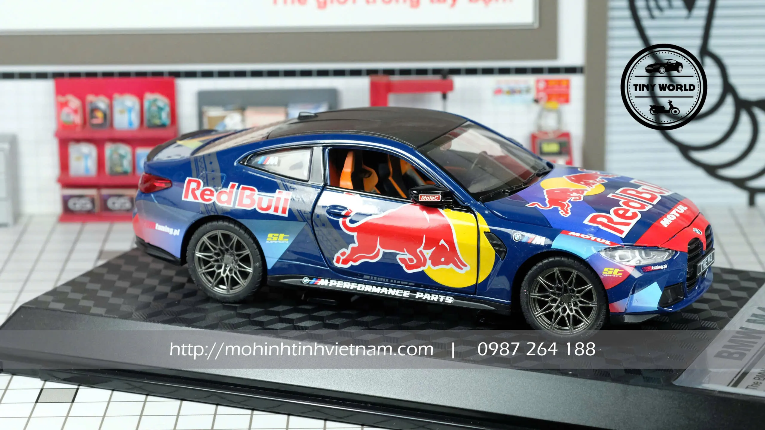 MÔ HÌNH Ô TÔ BMW M4 REB BULL (XANH) 1:24 CCA