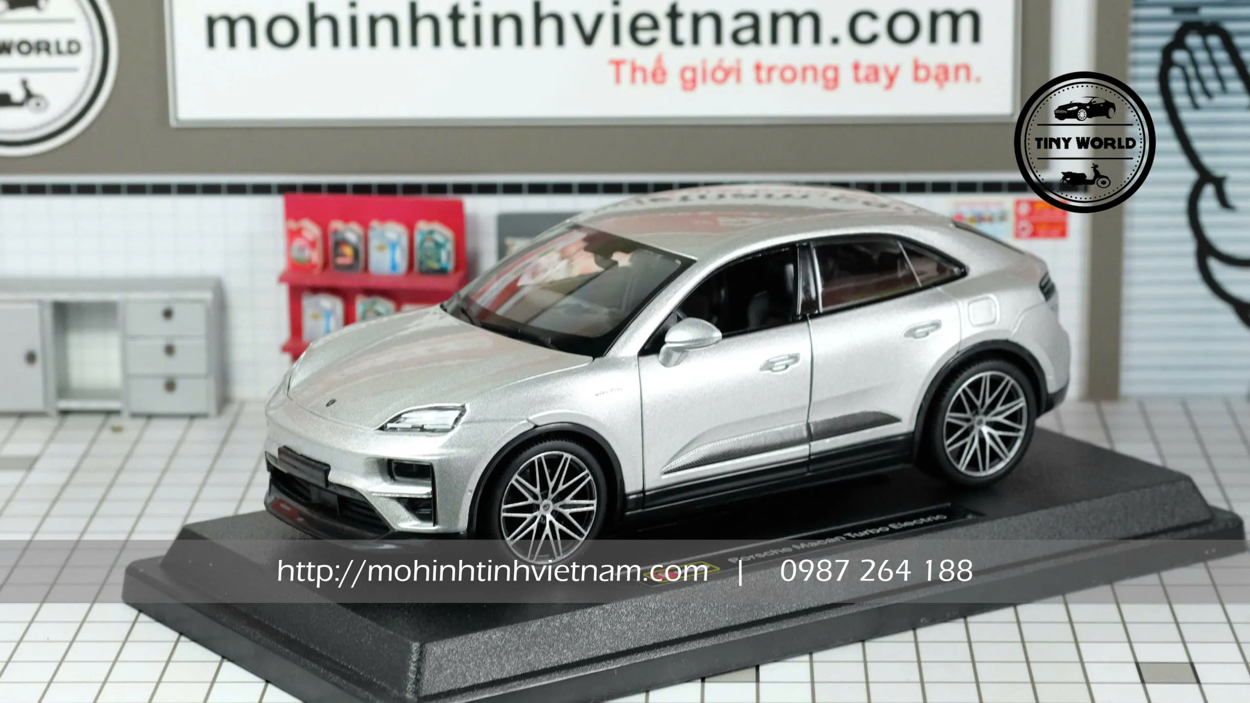 MÔ HÌNH Ô TÔ PORSCHE MACAN TURBO ELECTRIC (BẠC) 1:24 BBURAGO