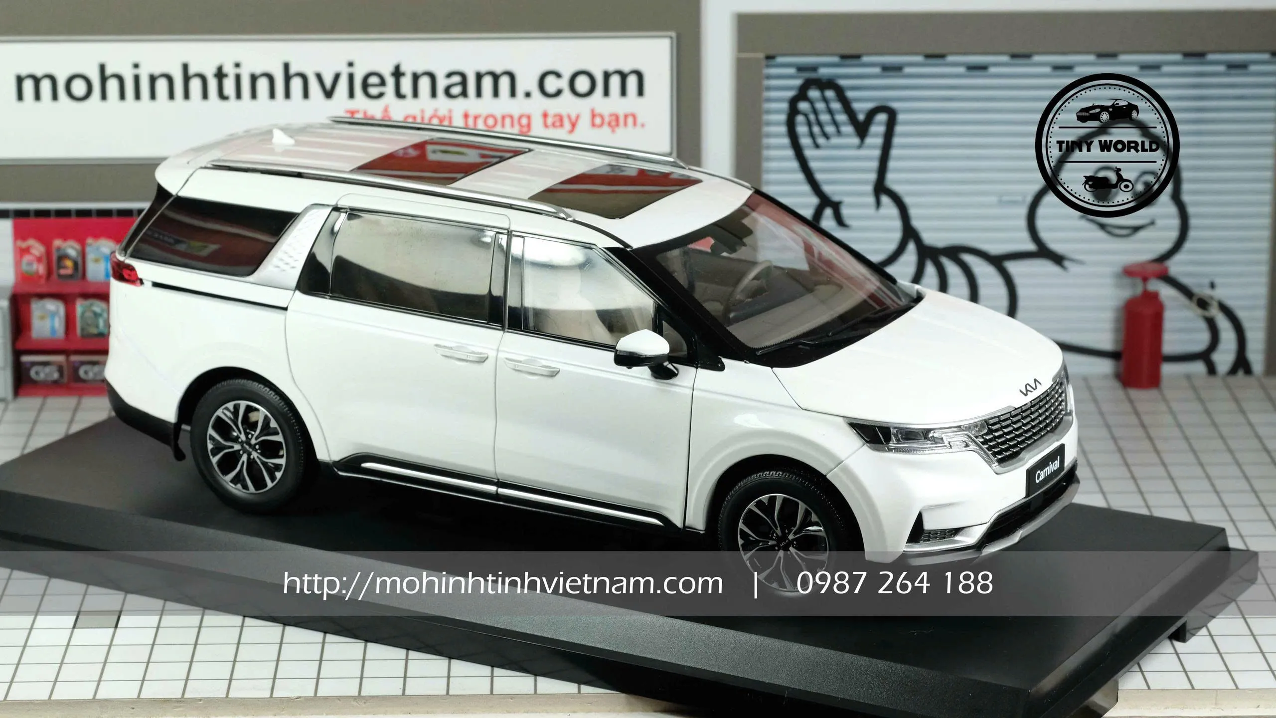 MÔ HÌNH Ô TÔ KIA CARNIVAL (TRẮNG) 1:18 DEALER EDITION