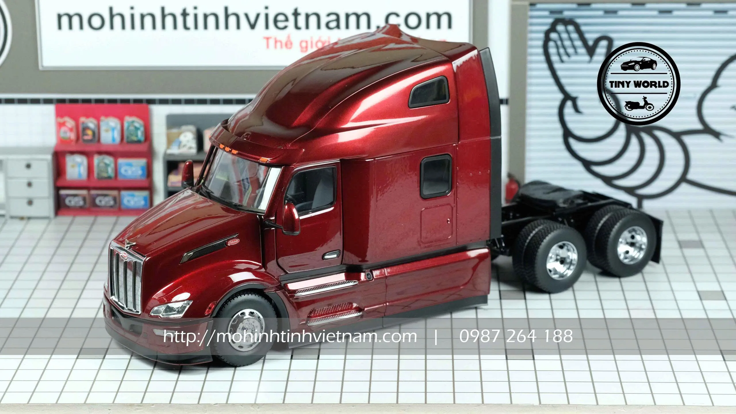 MÔ HÌNH Ô TÔ PETERBILT 579 ULTRALOFT 2021 (ĐỎ) 1:32 DIECAST MASTERS