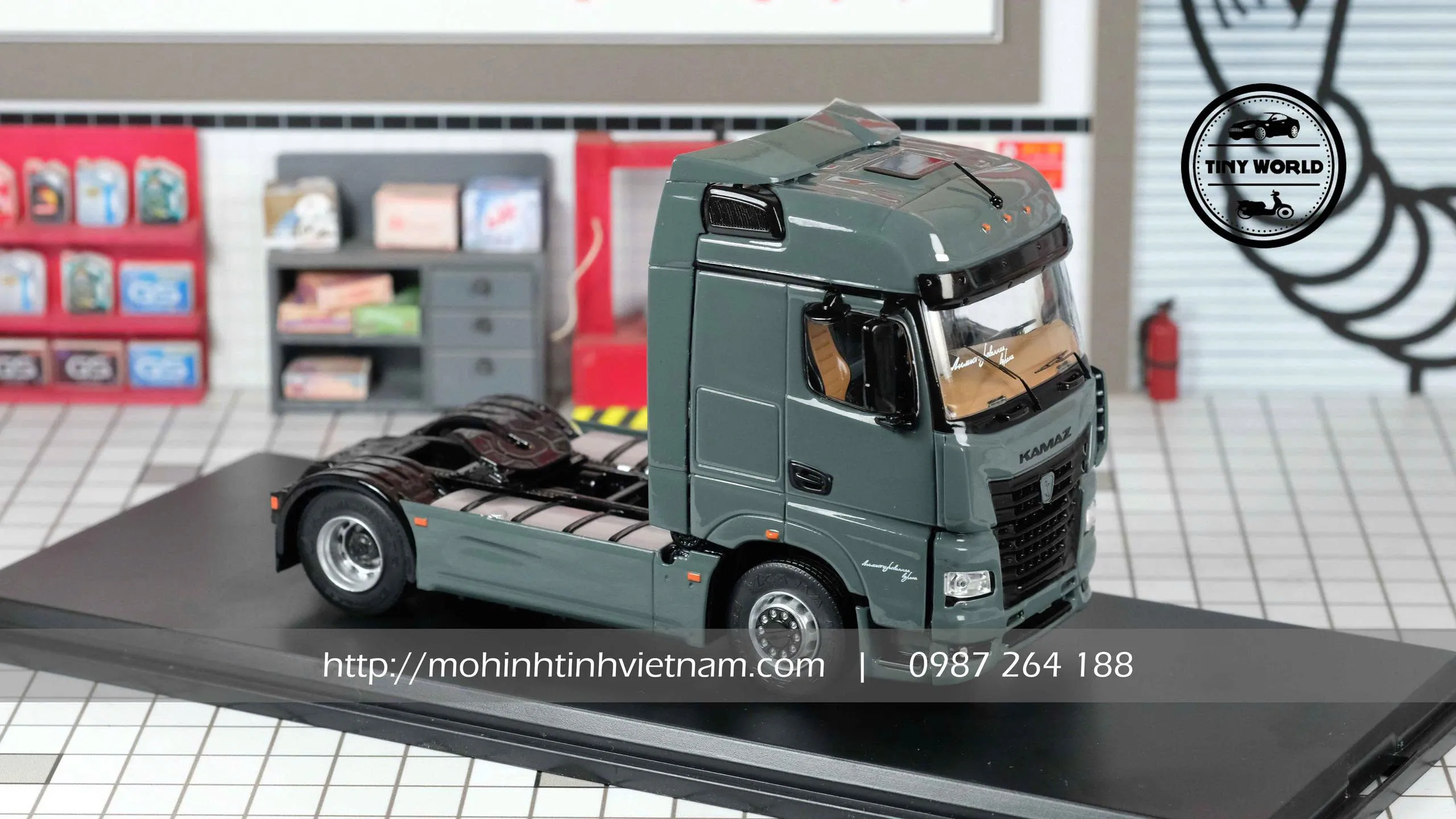 MÔ HÌNH ĐẦU KÉO KAMAZ K5 SERIES 54901 (XÁM) 1:43 SSM